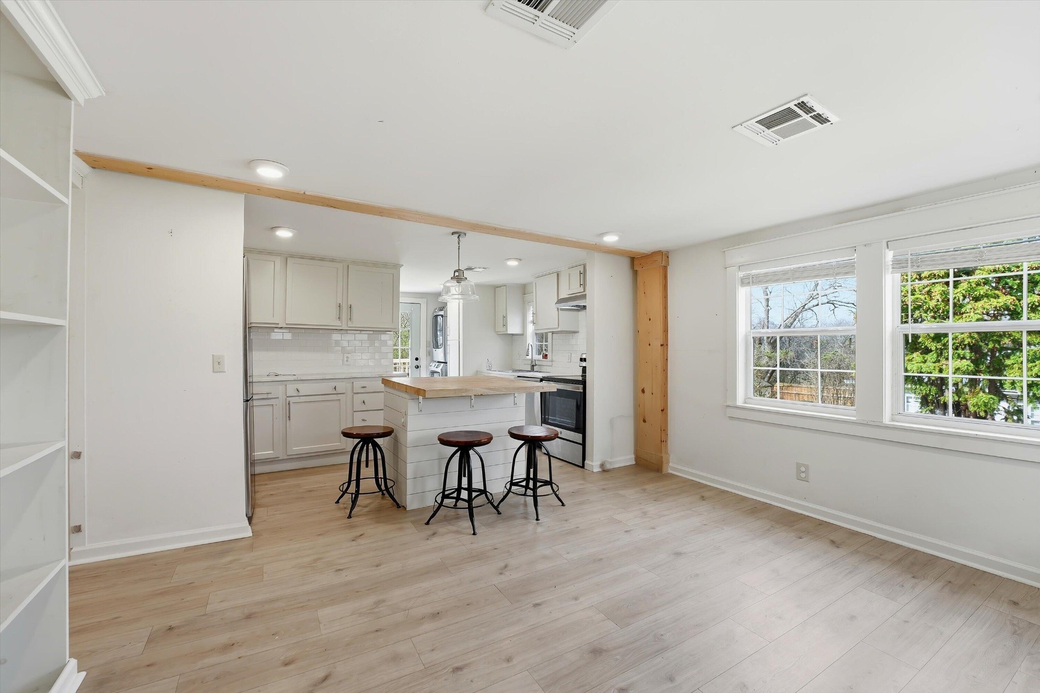 1080 6th Street, NE