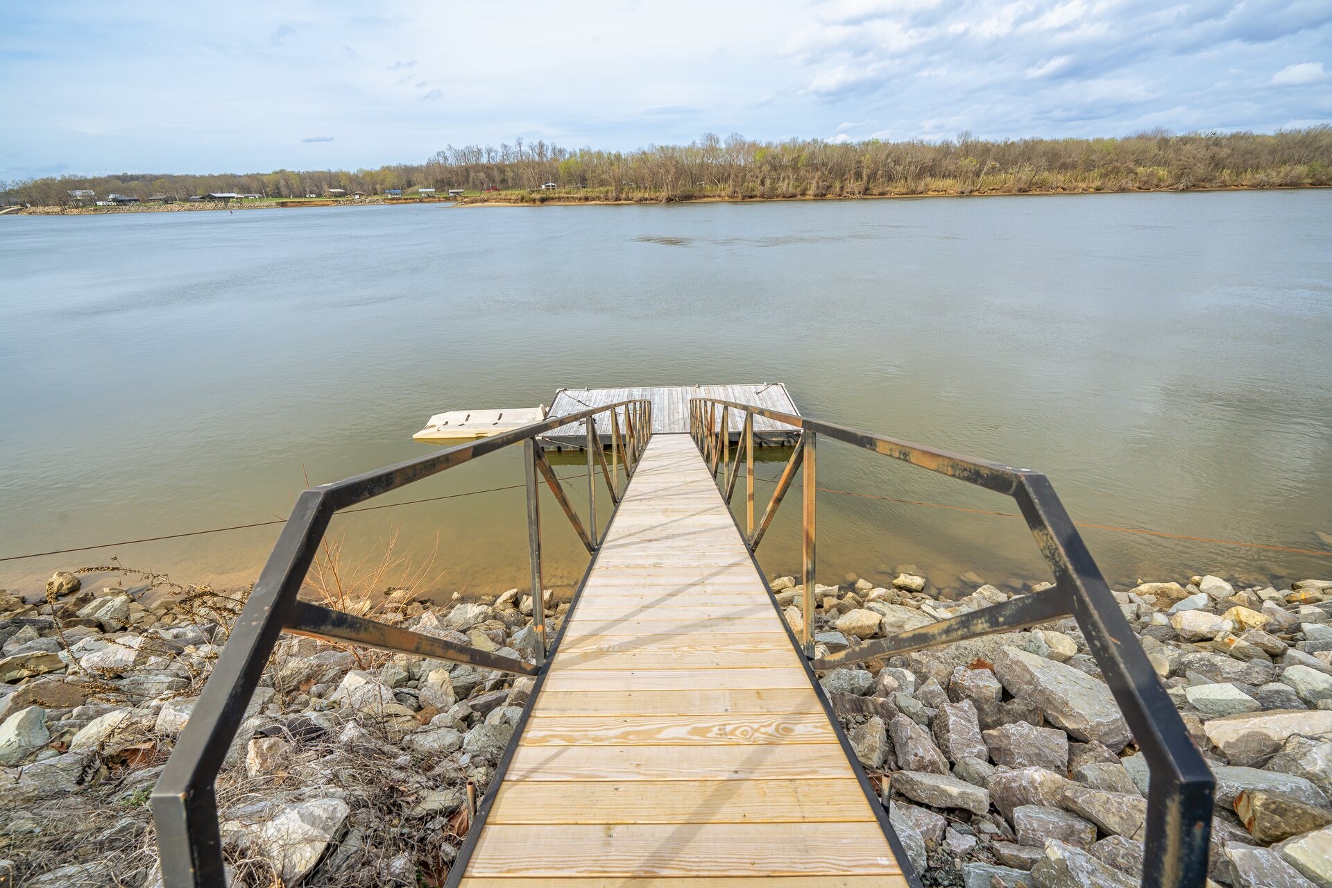1458 Scenic Ln