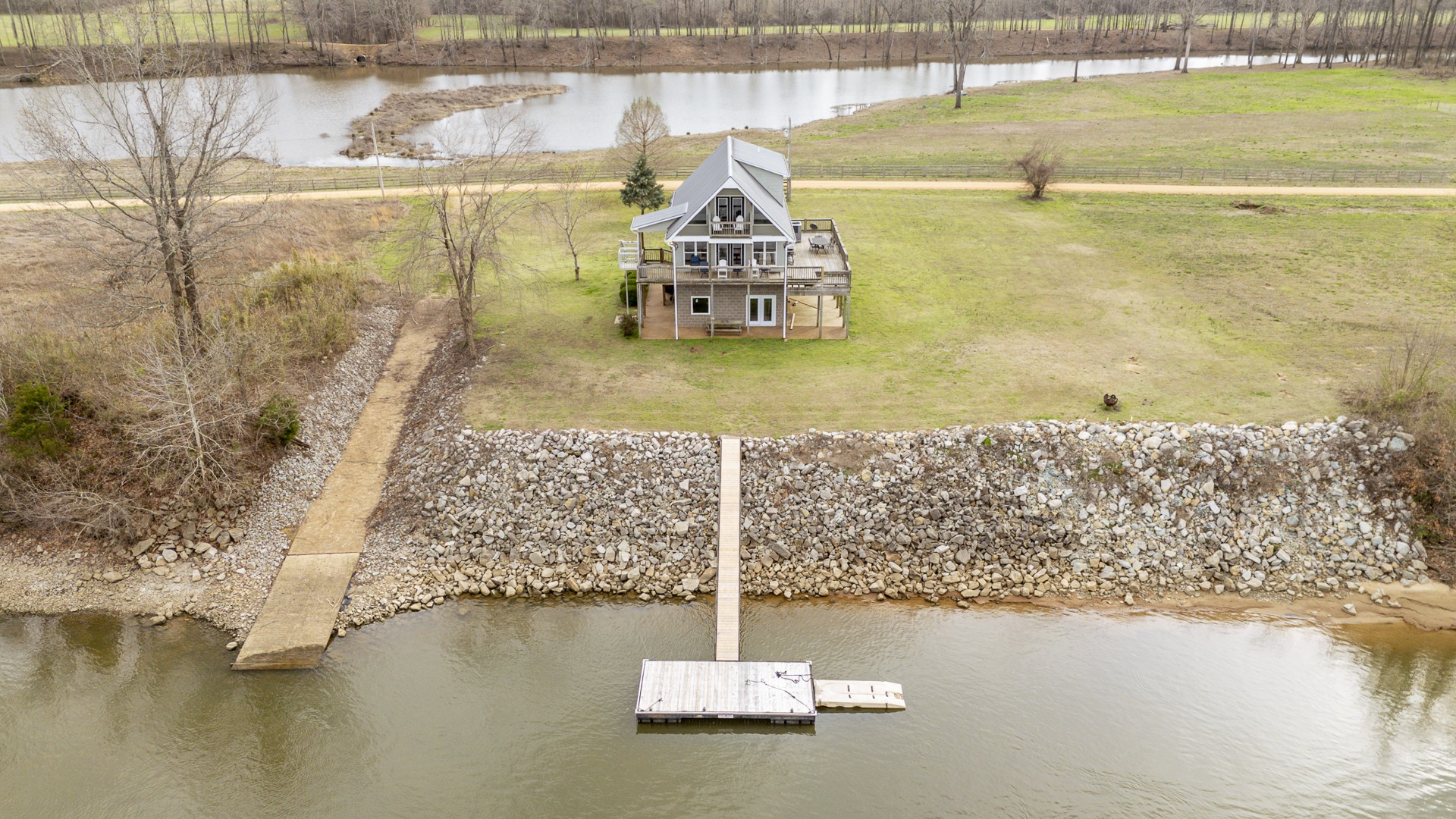 1458 Scenic Ln