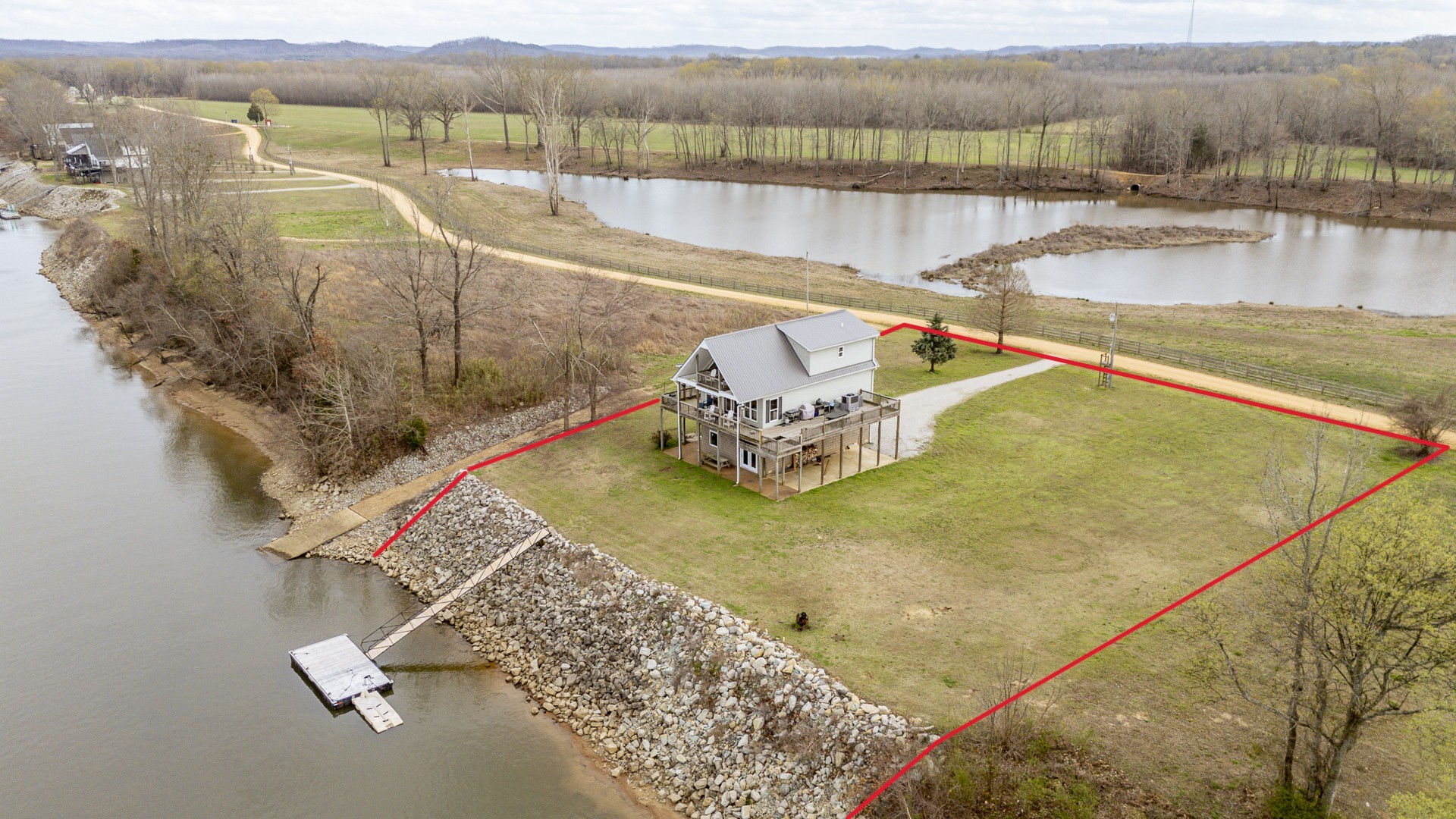 1458 Scenic Ln