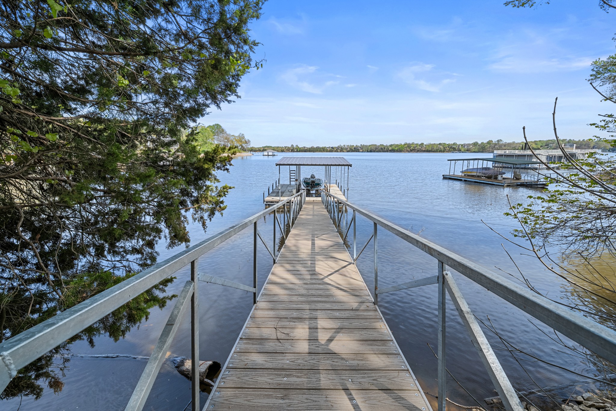 101 Woodland Pt