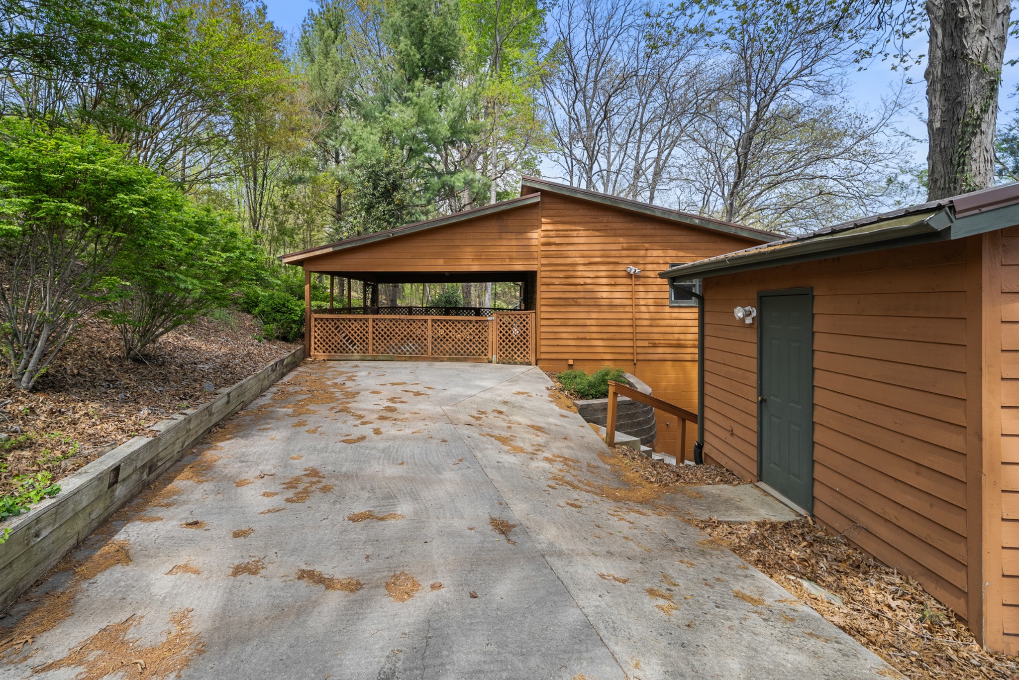 101 Woodland Pt