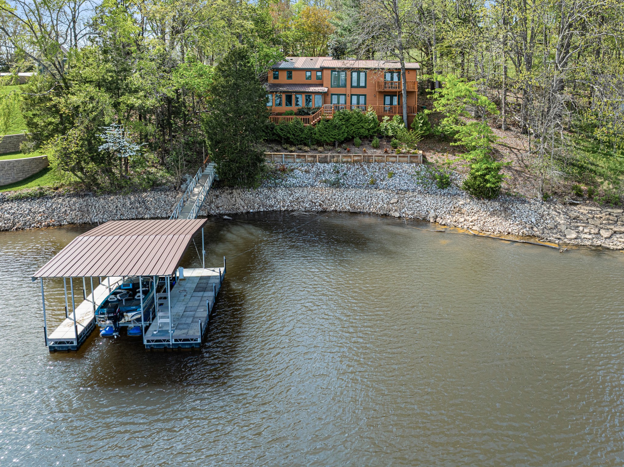 101 Woodland Pt
