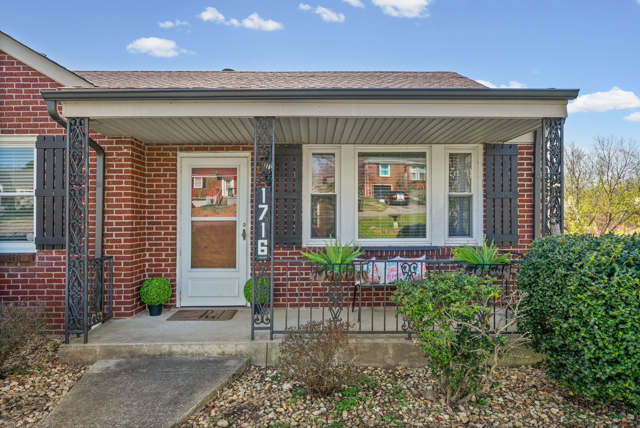 1716 Merritt Dr
