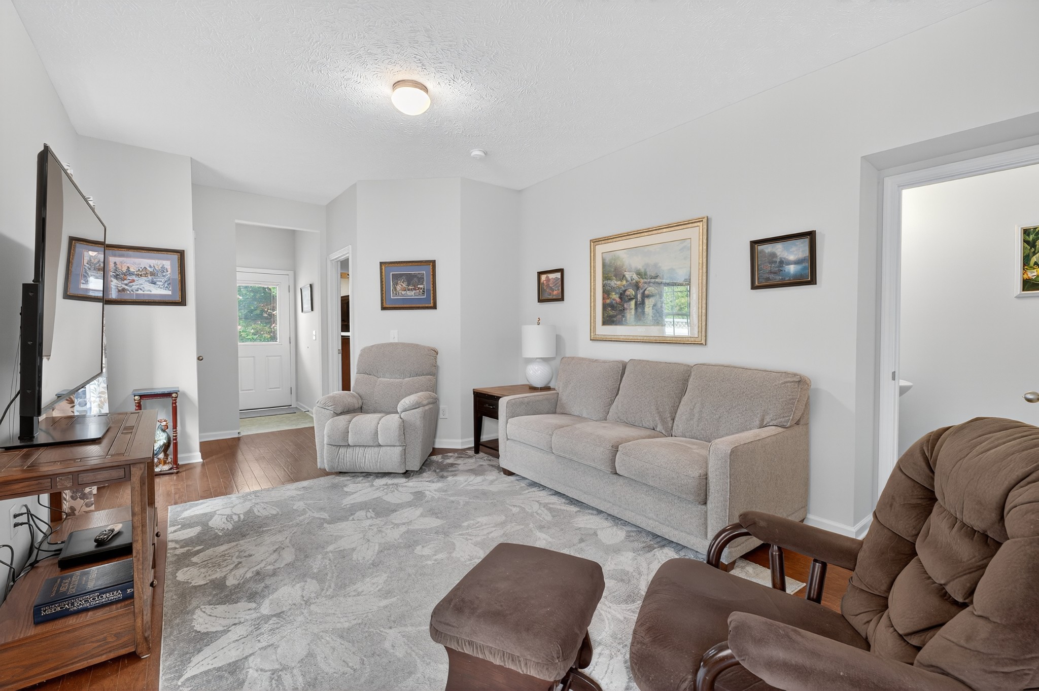 1309 Crown Point Pl