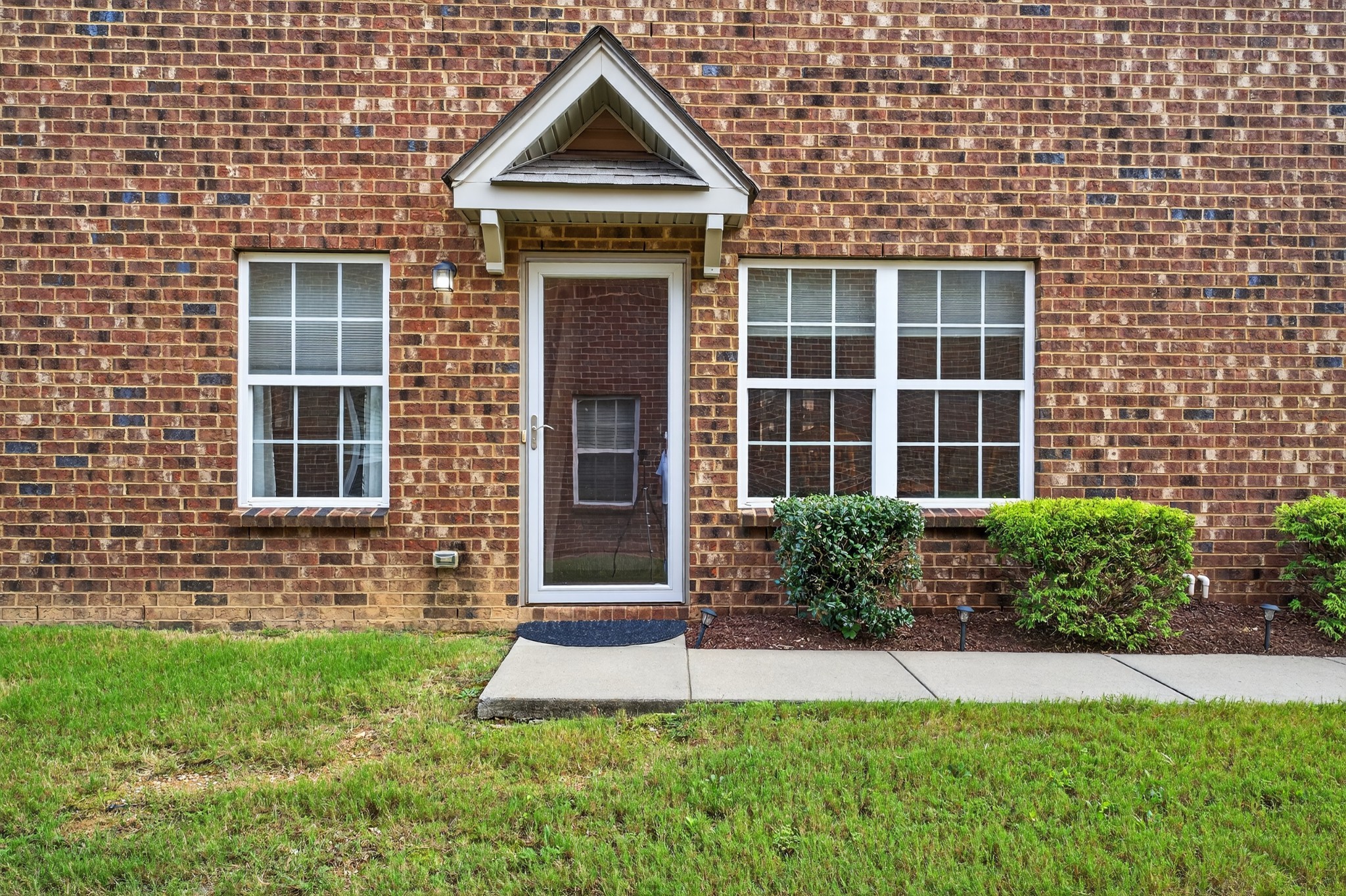 1309 Crown Point Pl