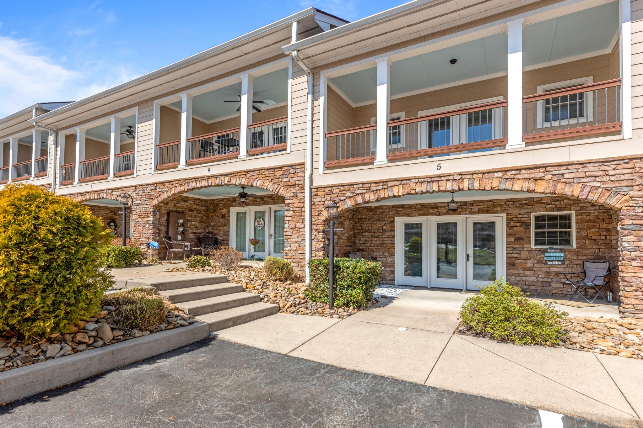 1235 New Lake Road