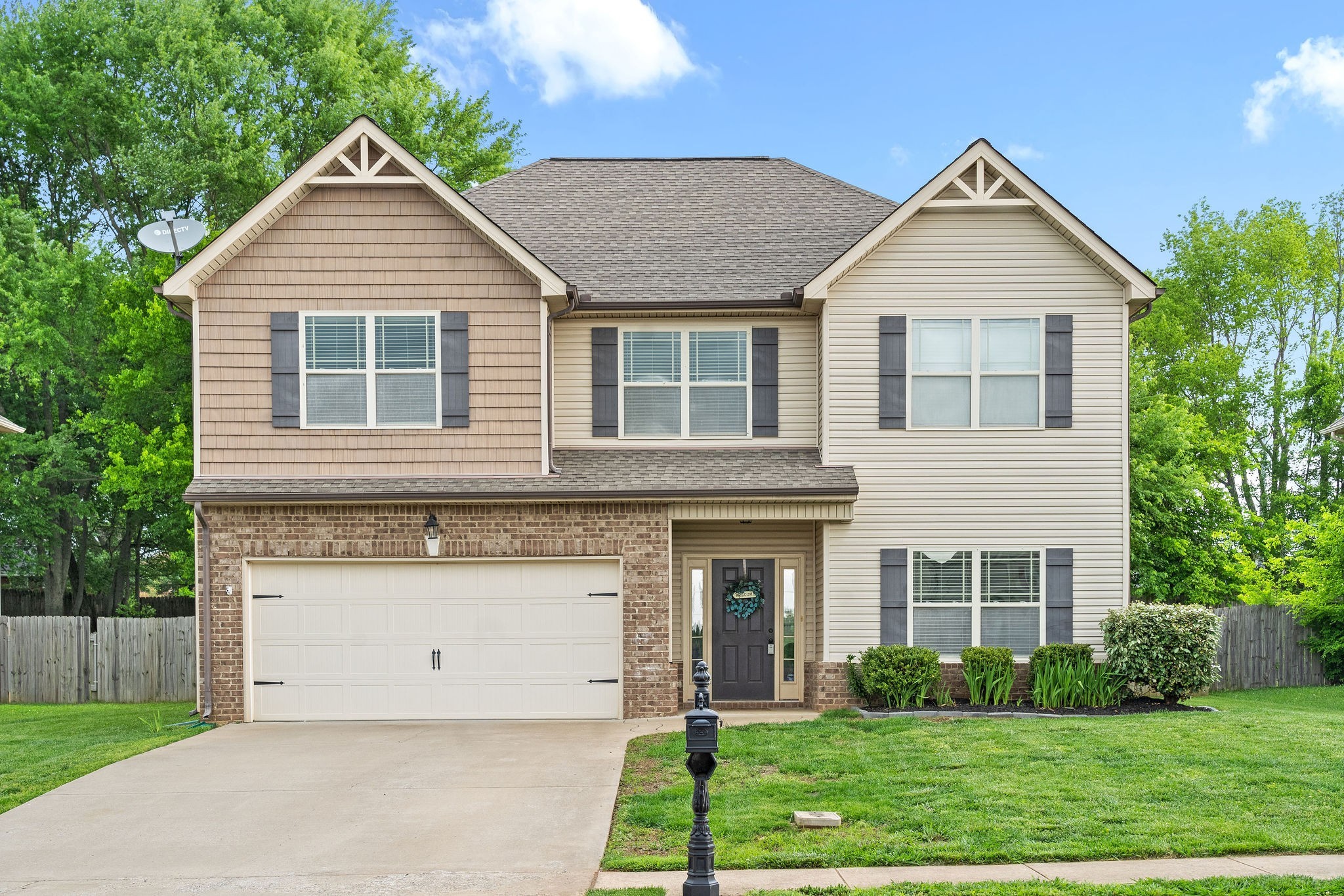 735 Sturdivant Dr