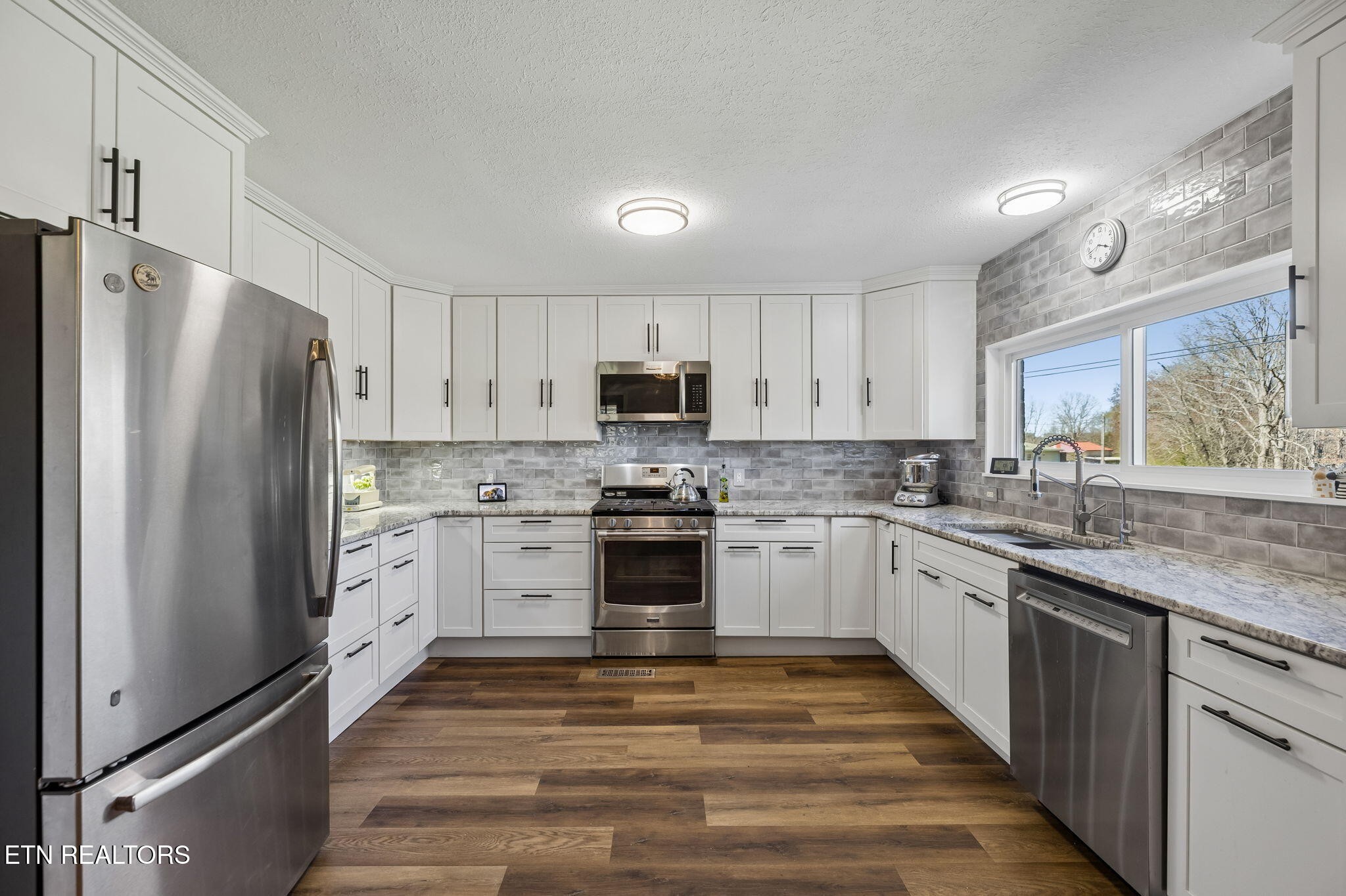 704 Pea Ridge Rd
