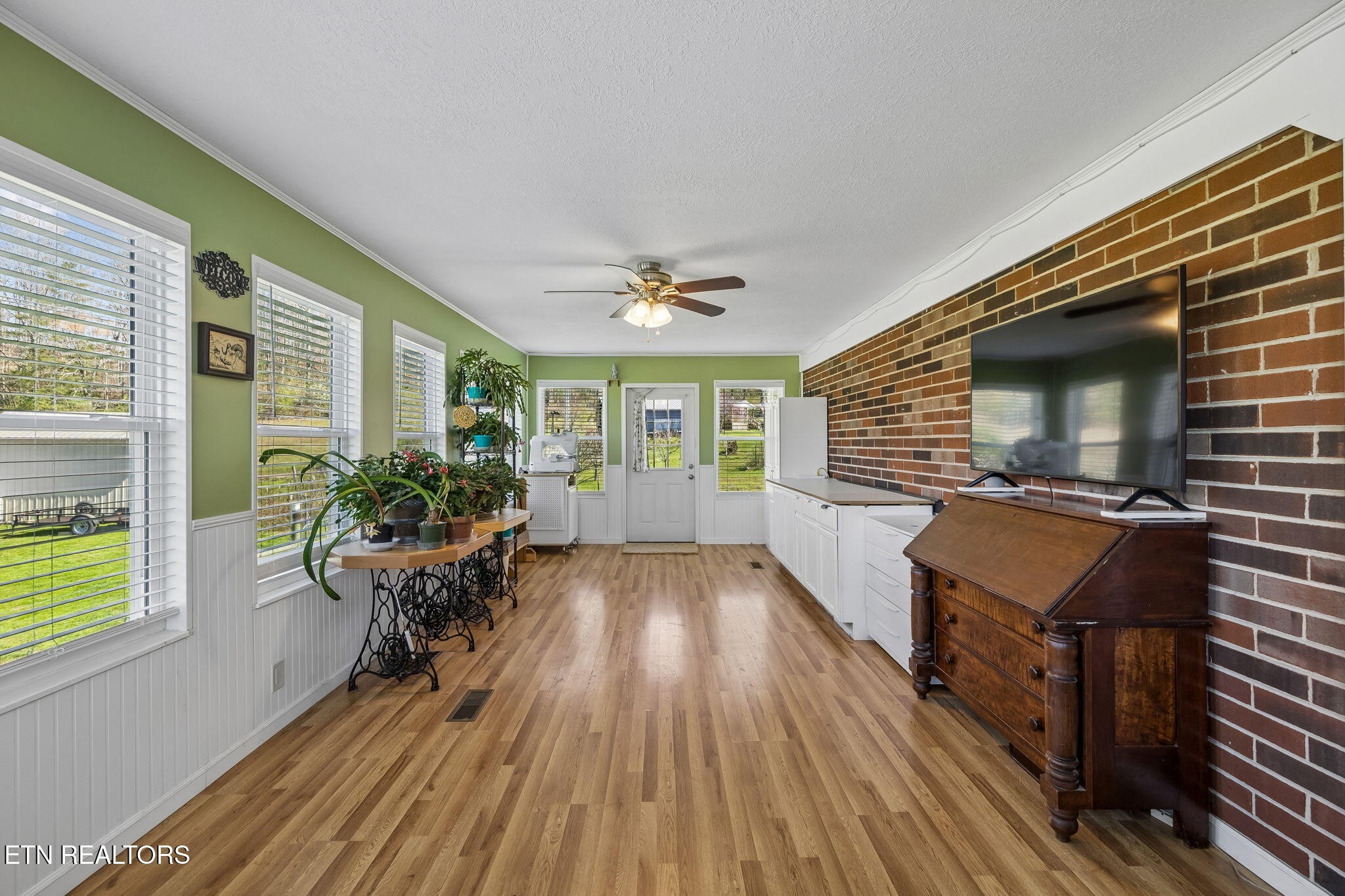 704 Pea Ridge Rd