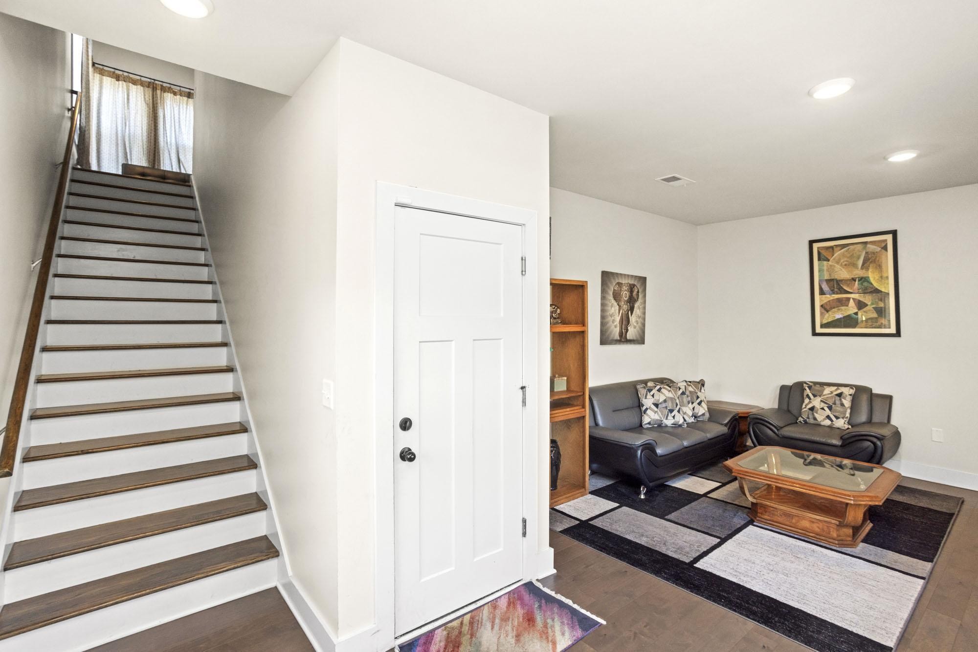 450 Glastonbury Rd