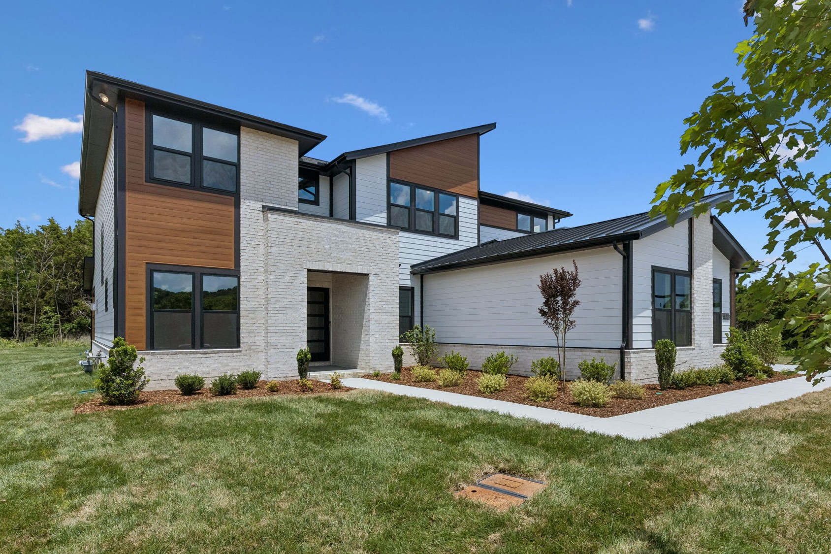 1005 Willow Ridge Drive