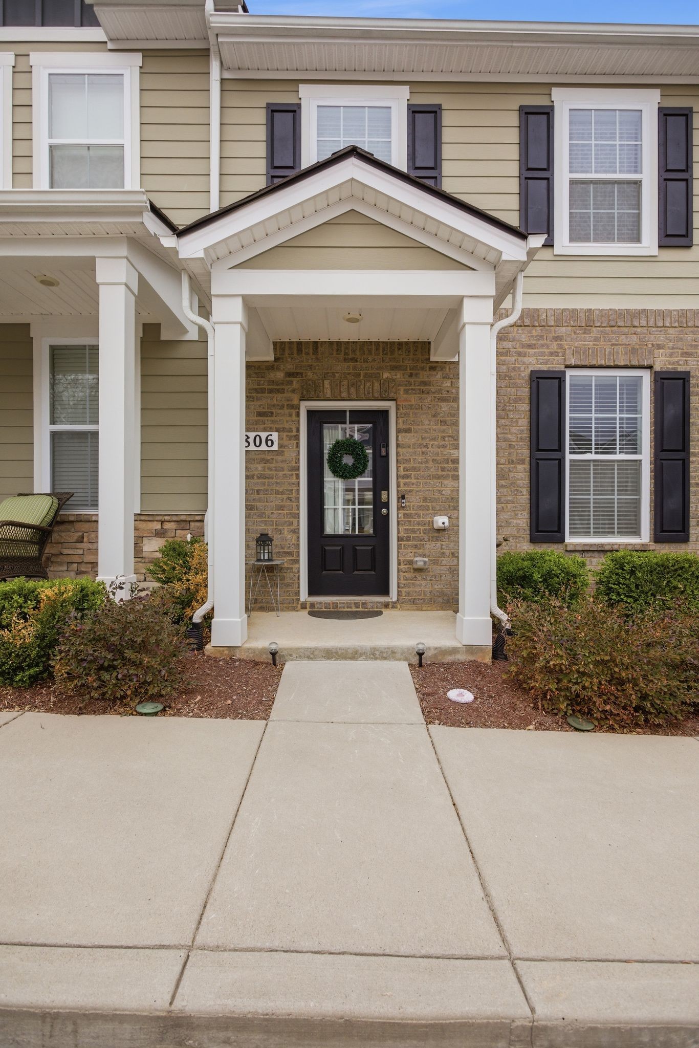 806 Dallas Dr