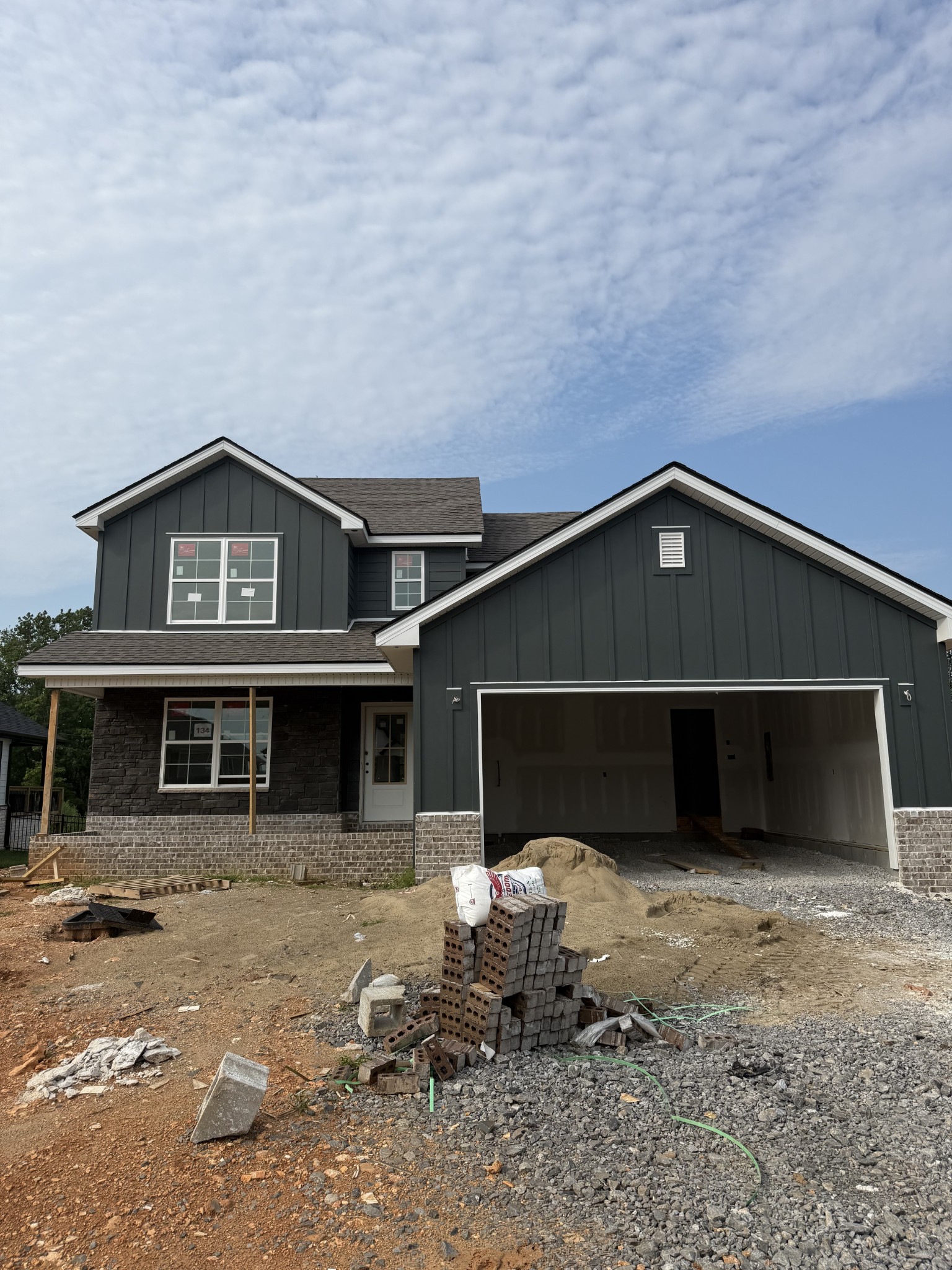 925 Bankside Dr