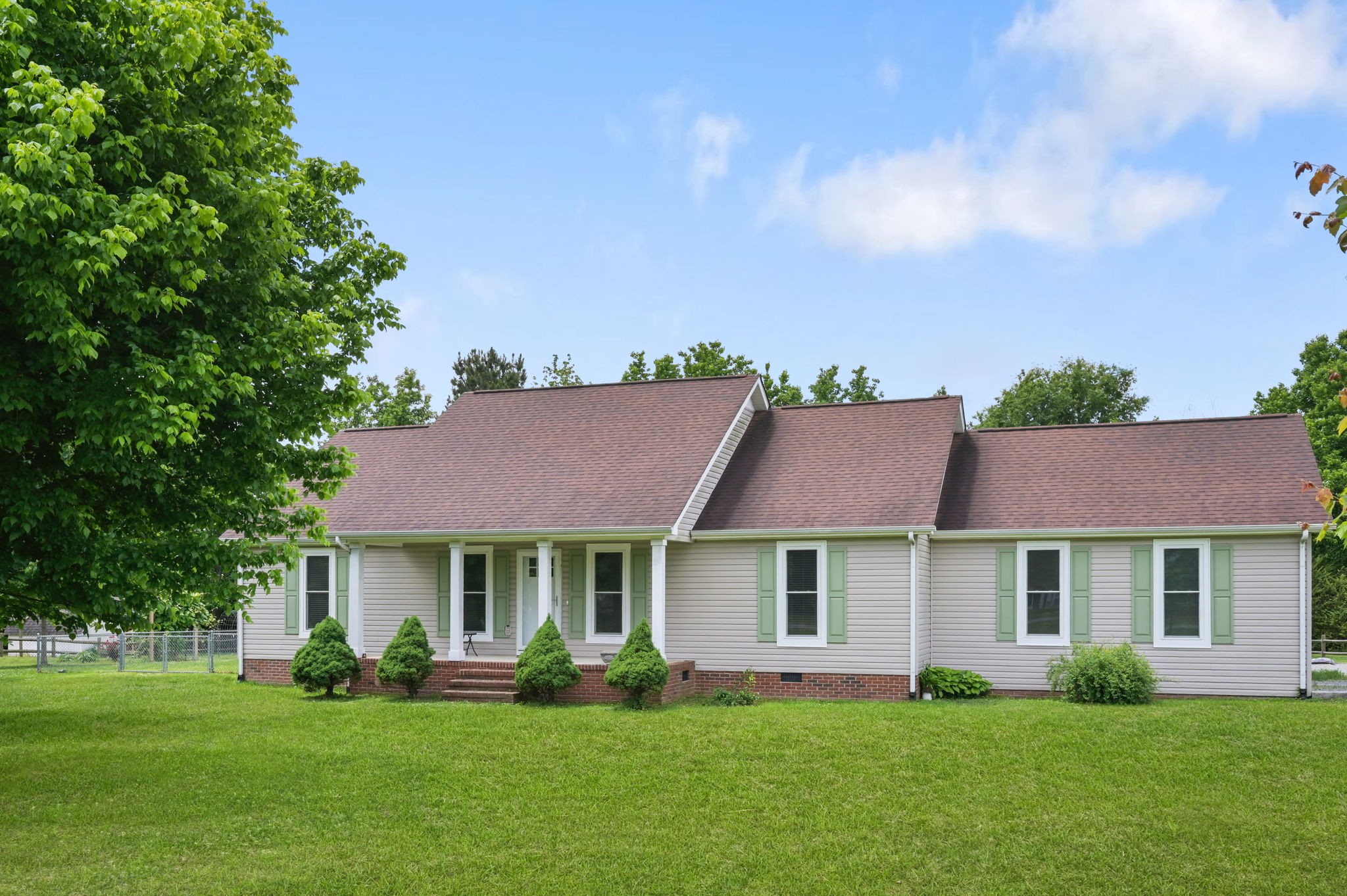 14 Long Meadow Dr