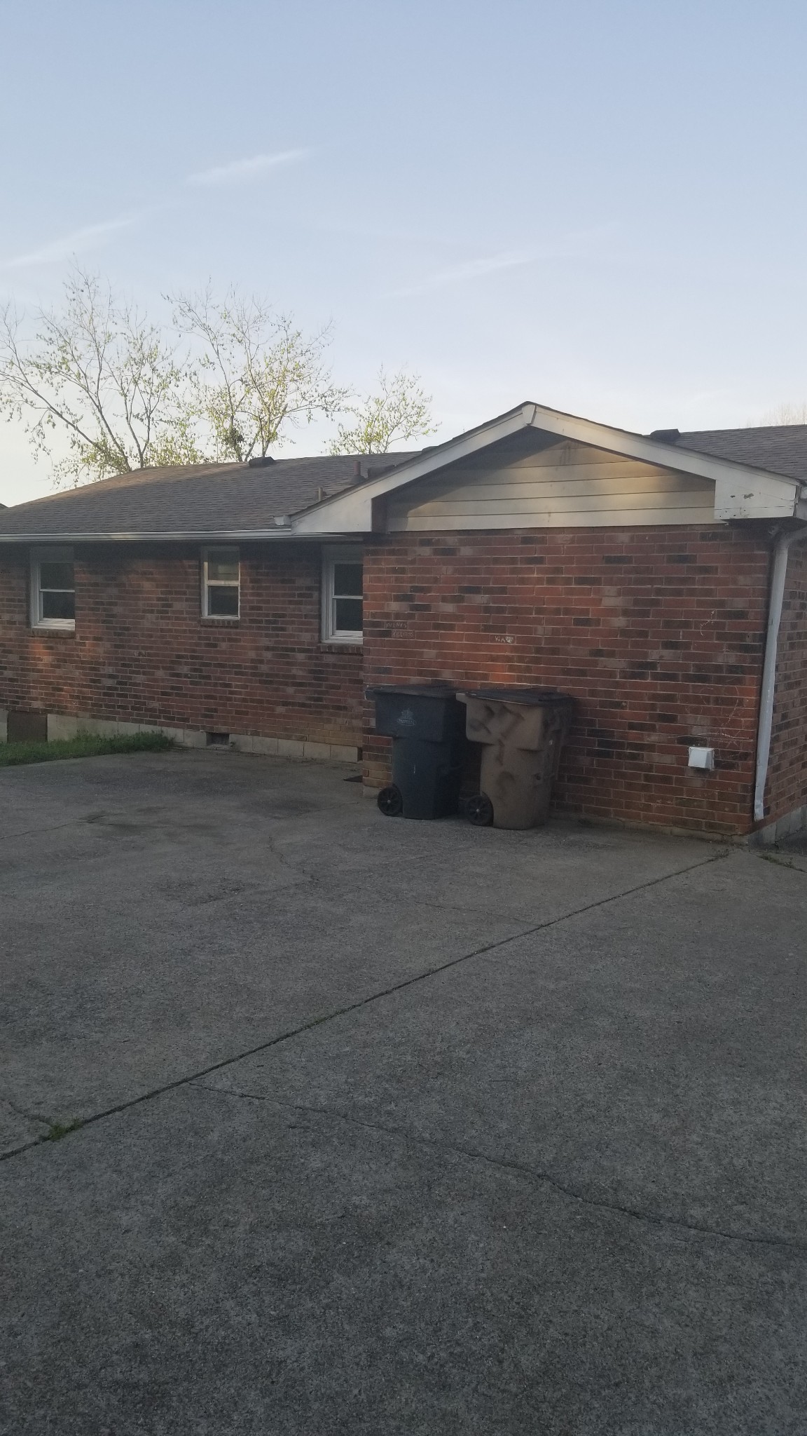 2714 Combs Dr