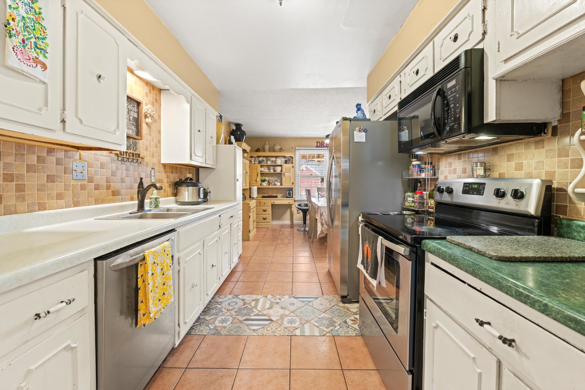 2593 LANRICK CV