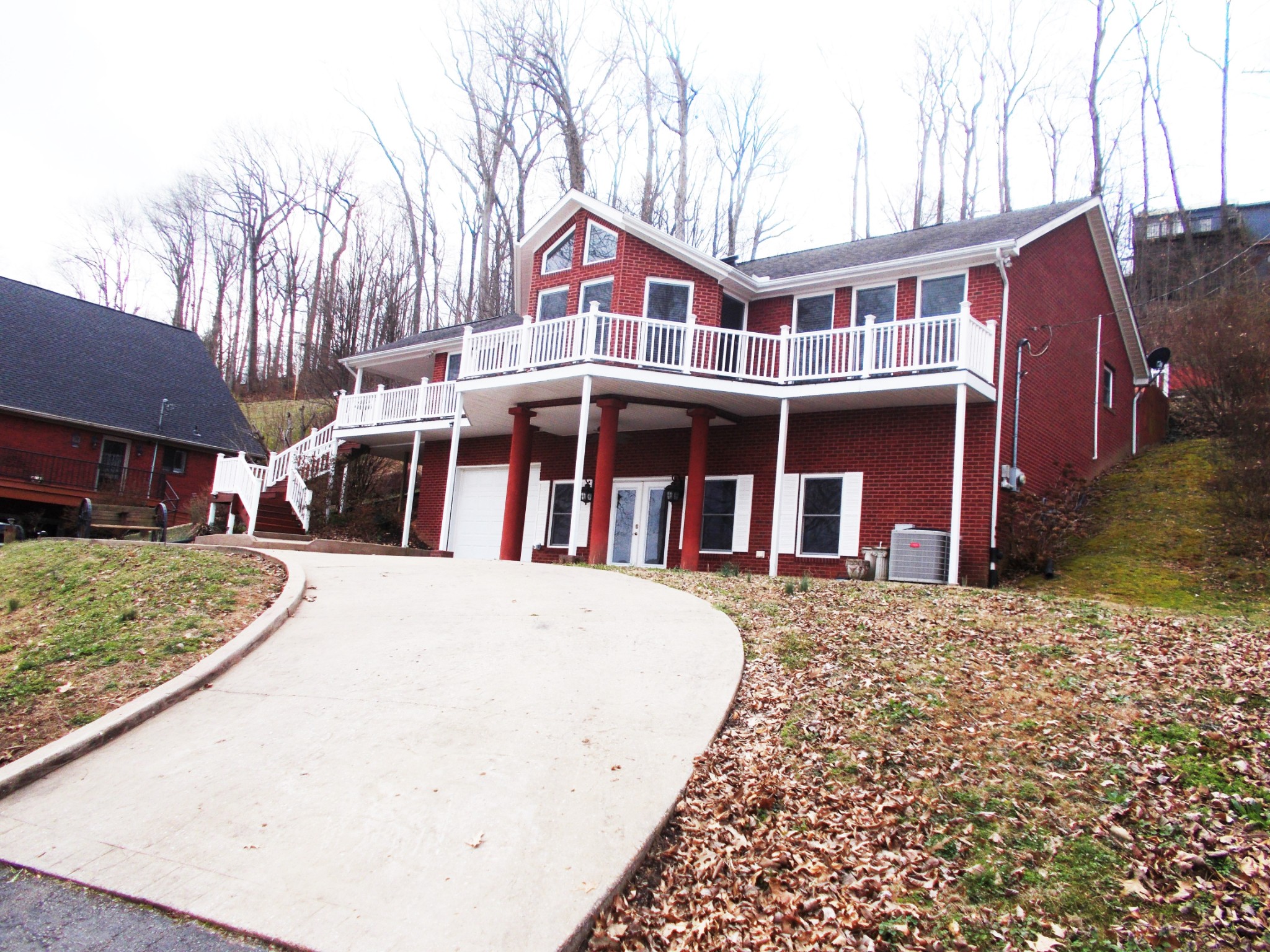 696 Stirling Rd