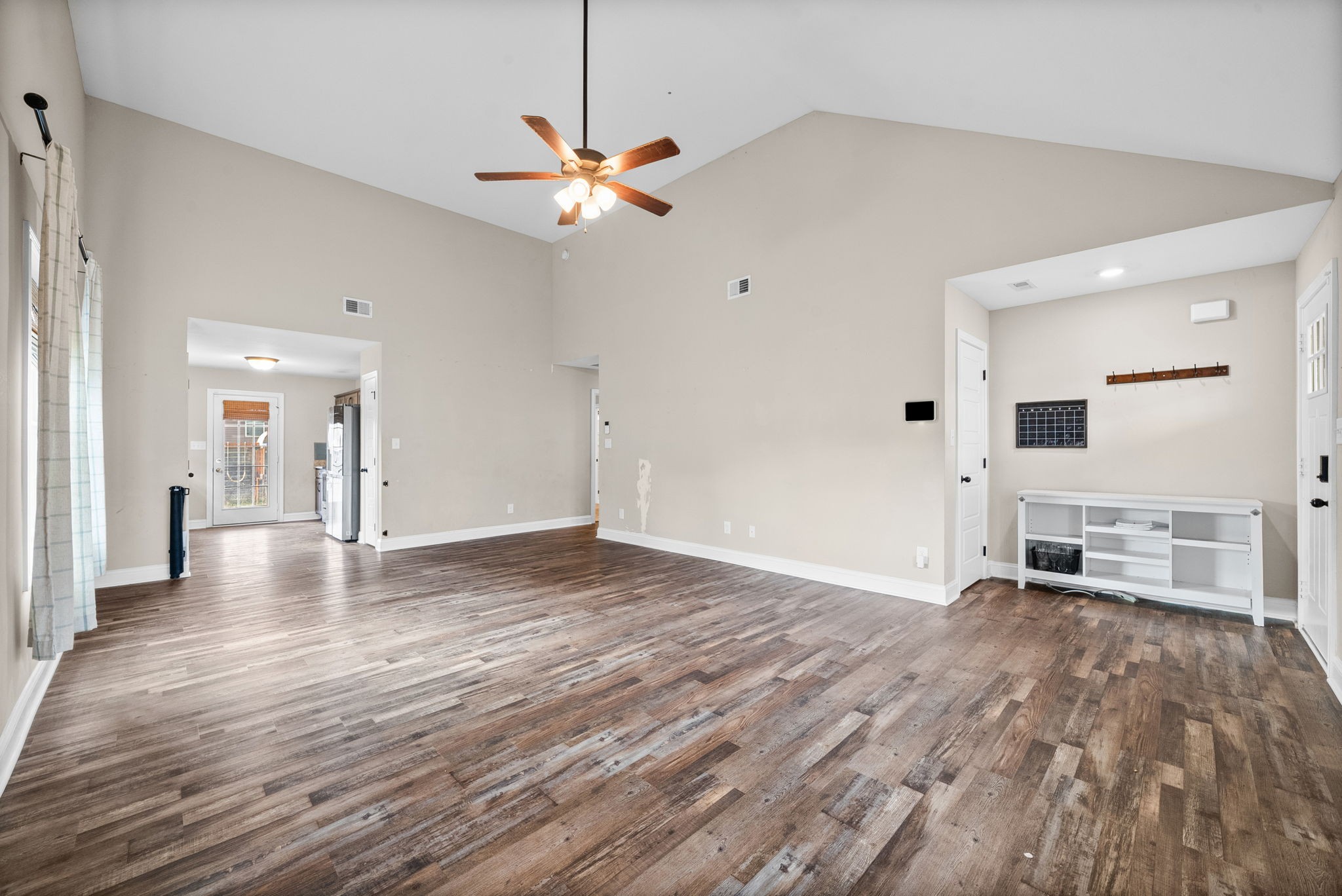 1065 Whitney Dr