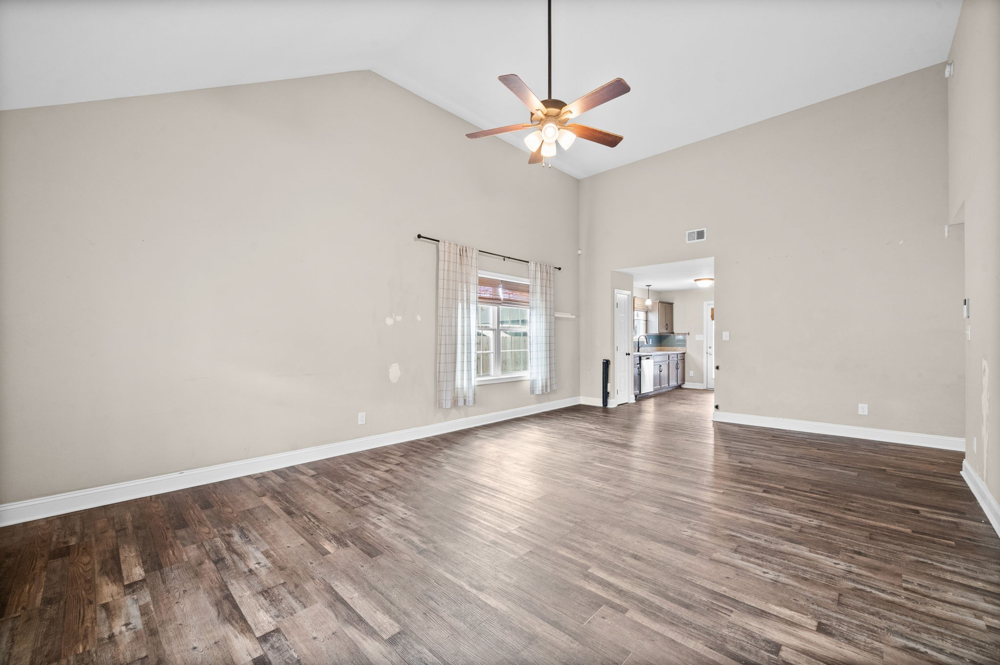 1065 Whitney Dr