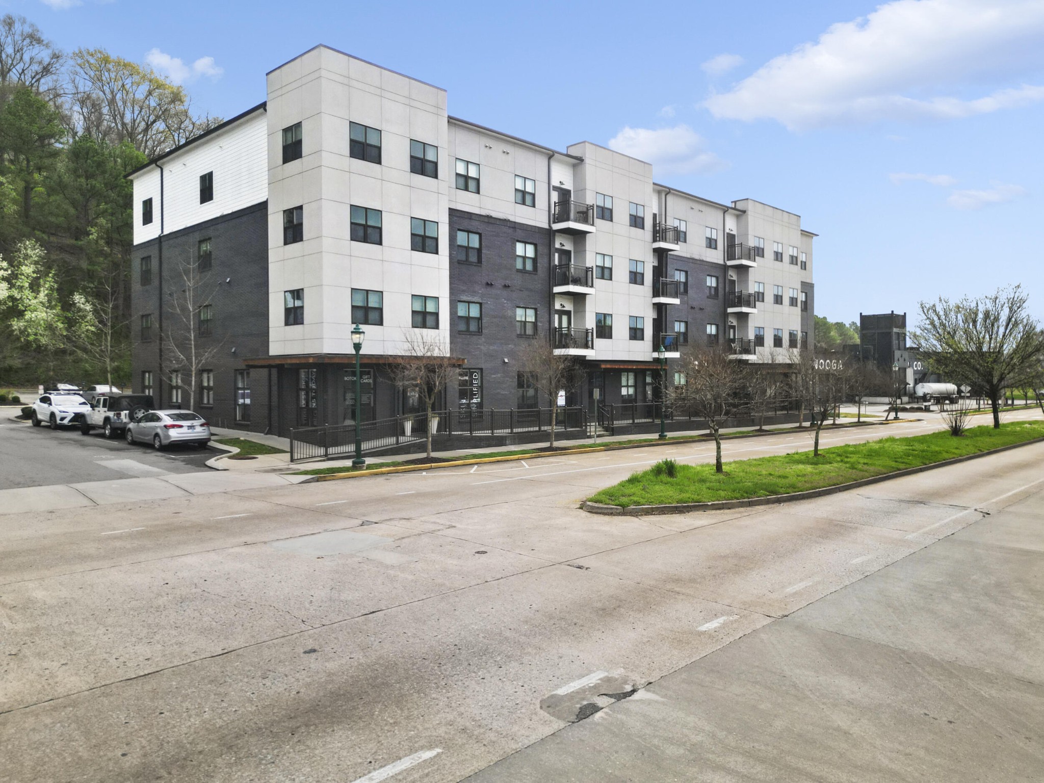 804 Riverfront Parkway