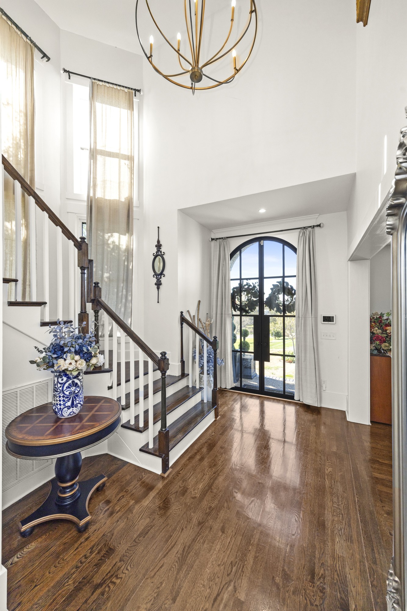 2011 Dorchester Dr
