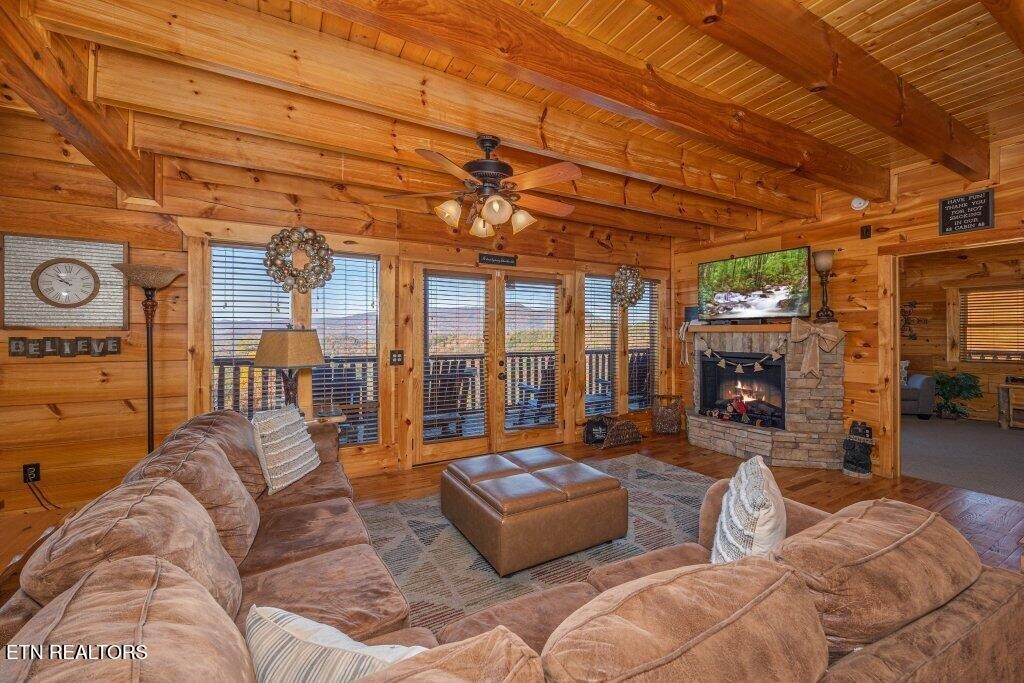 922 Black Bear Cub Way