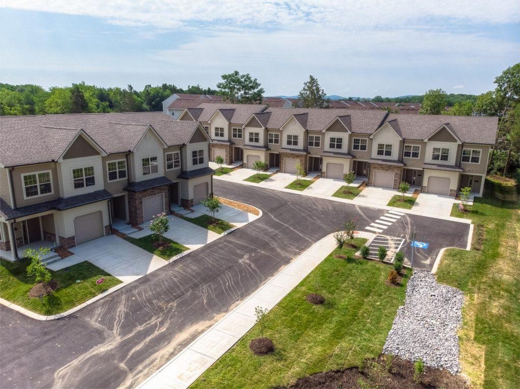 202 Signature Pl