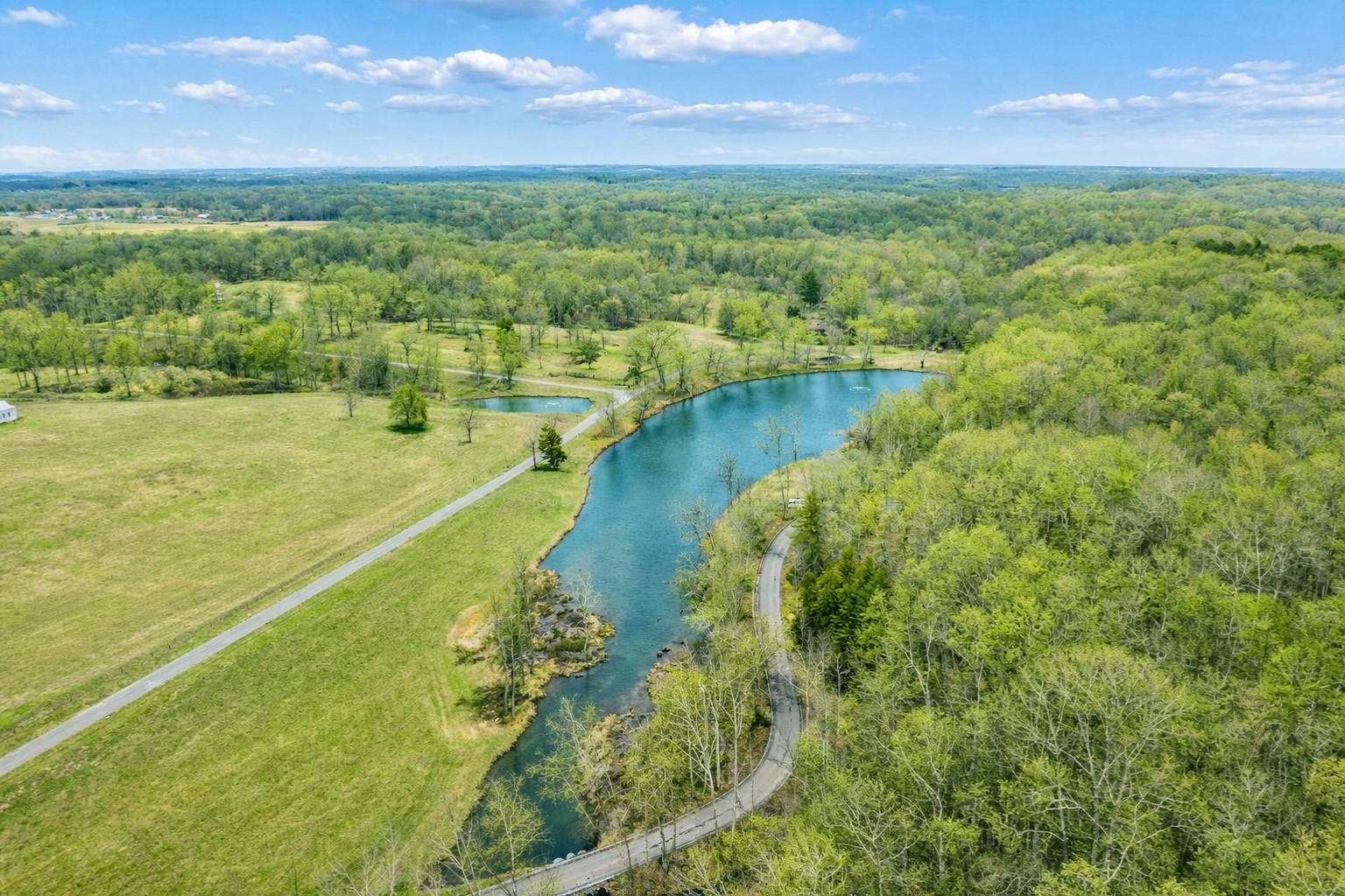 225 Lake Hills Rd