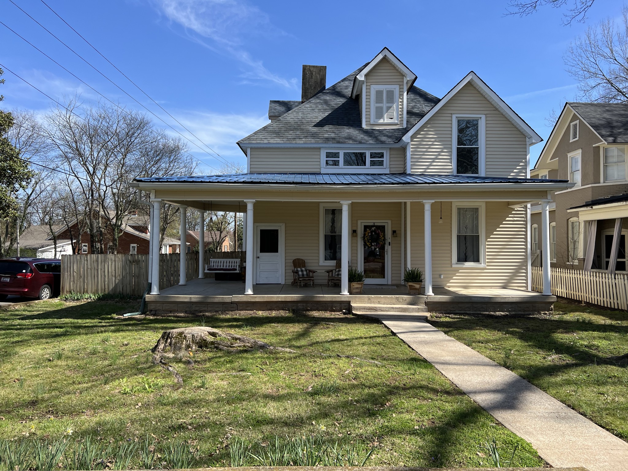 201 Pleasant St