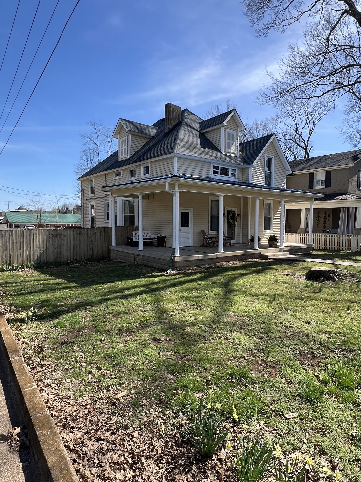 201 Pleasant St