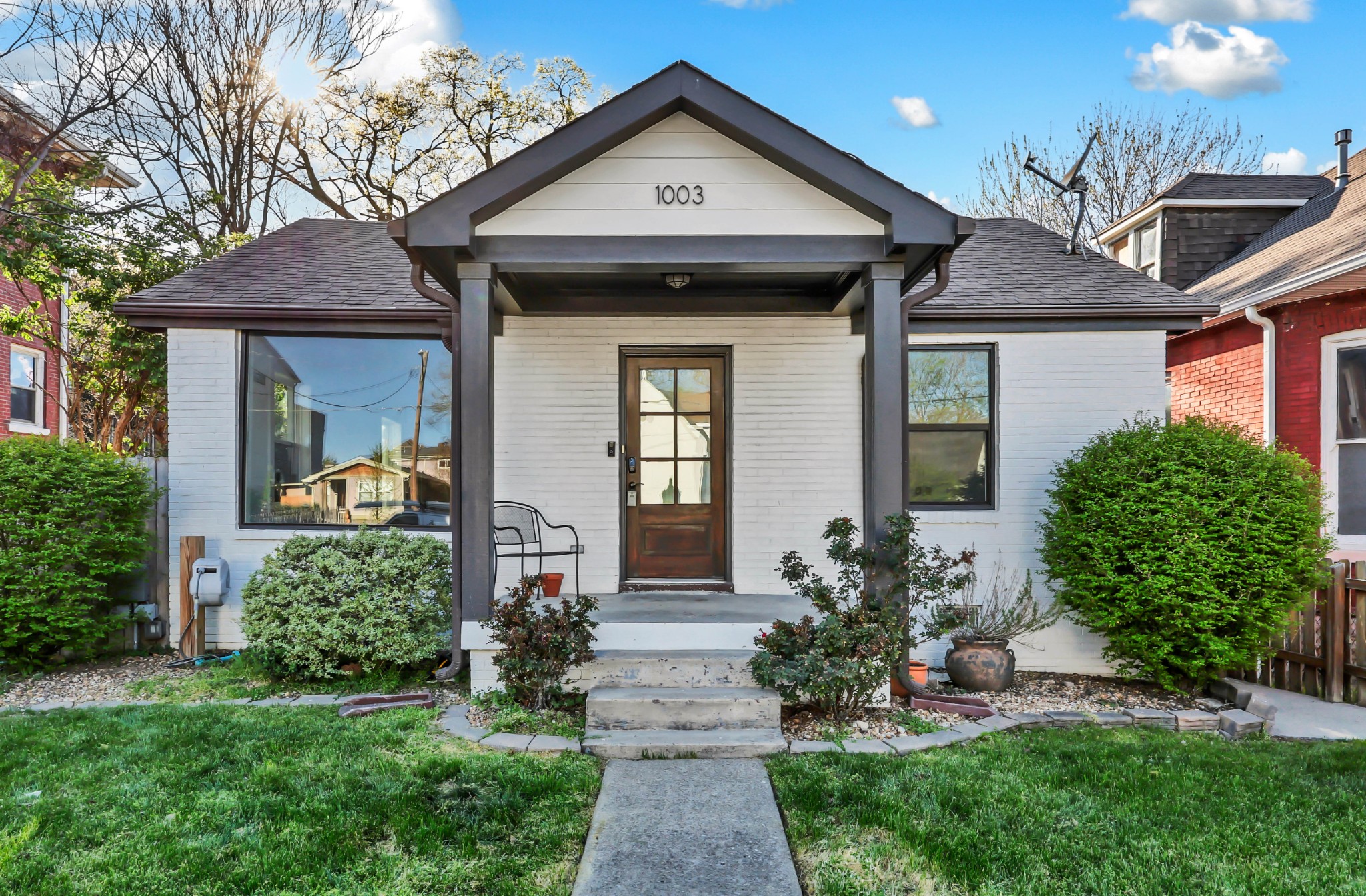 1003 Villa Pl
