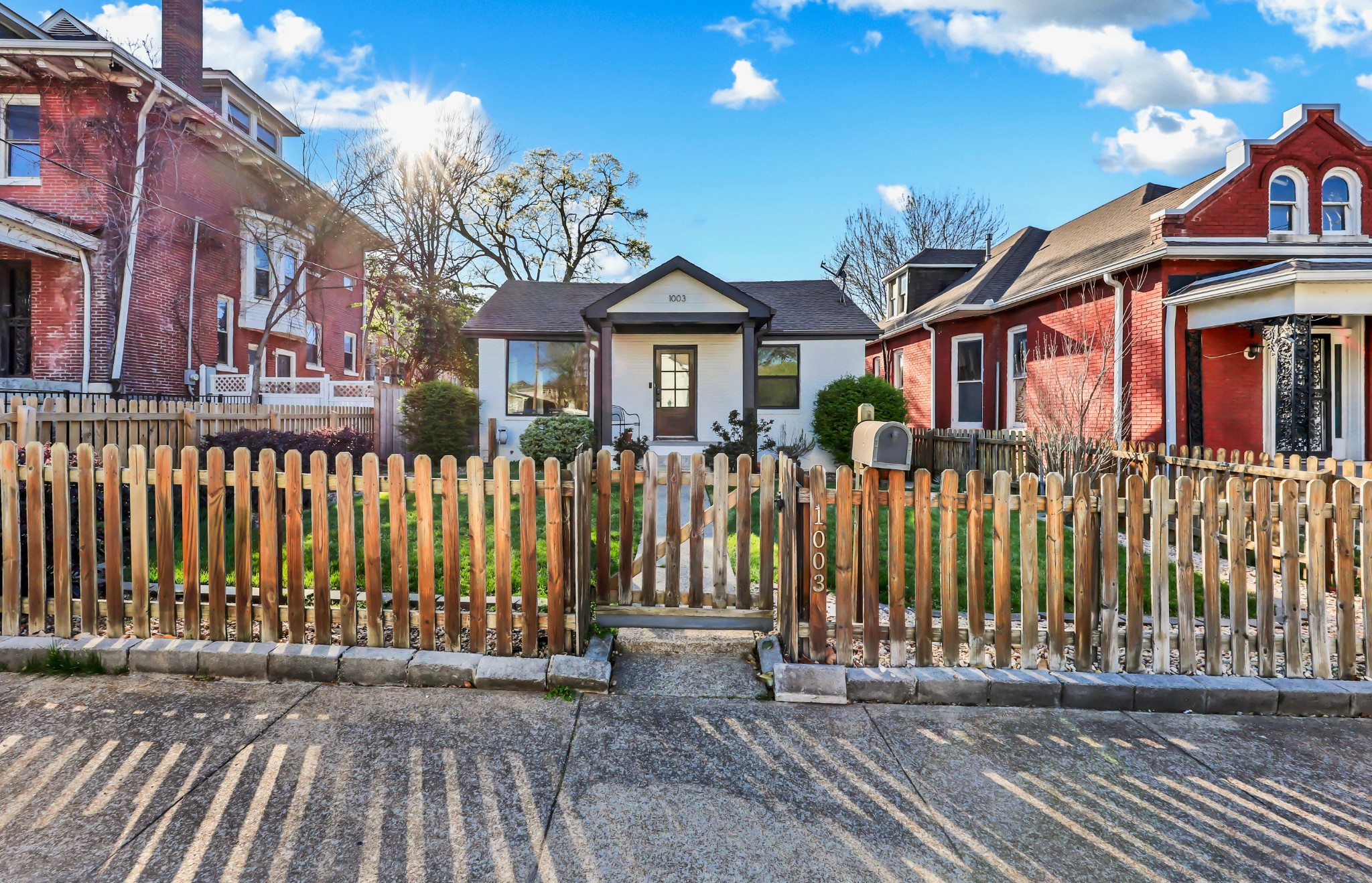 1003 Villa Pl