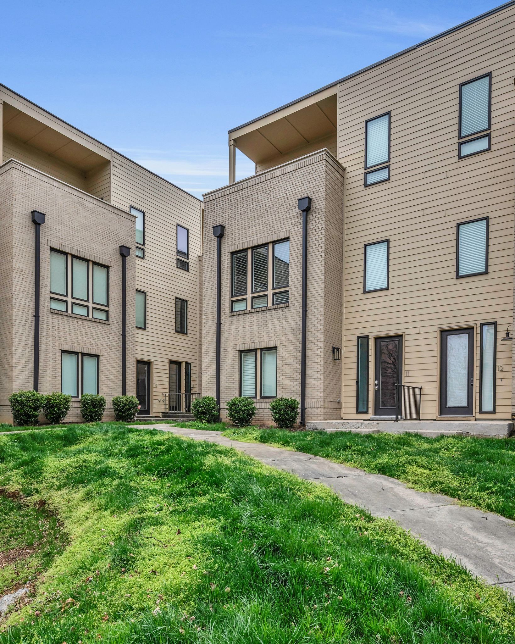 719 Douglas Ave