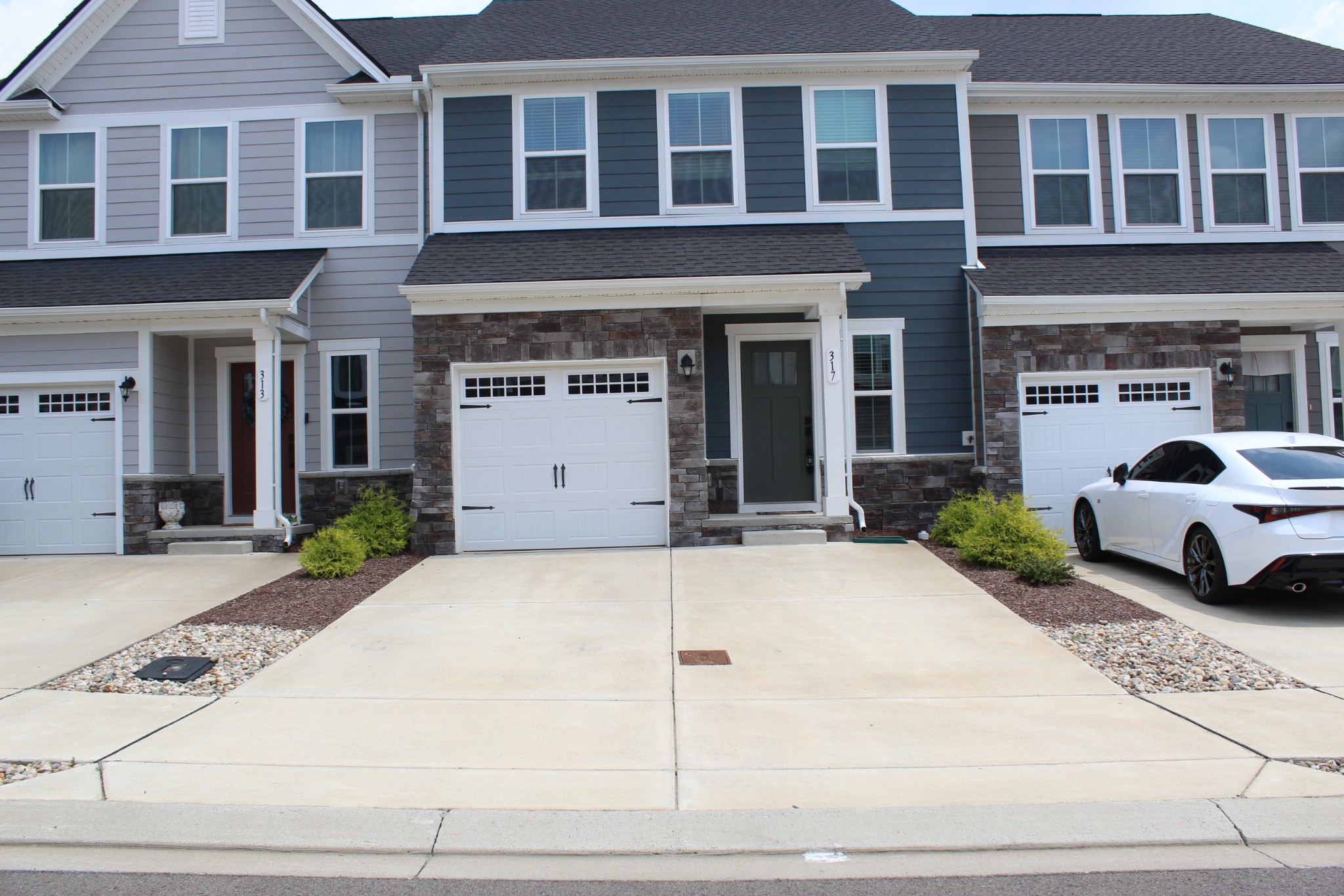 317 Camargue Ct