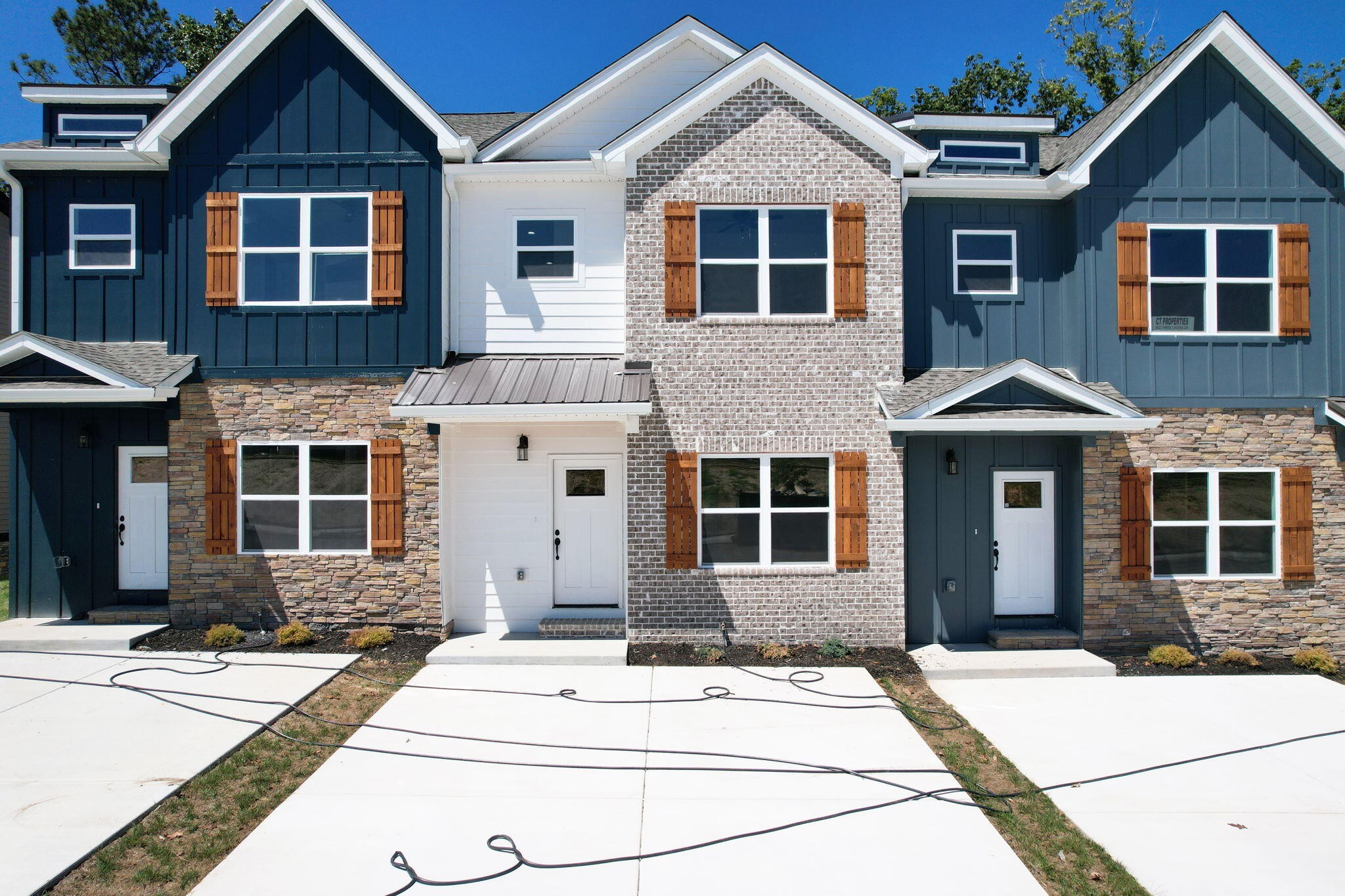 3036 Three Creeks Drive, NW