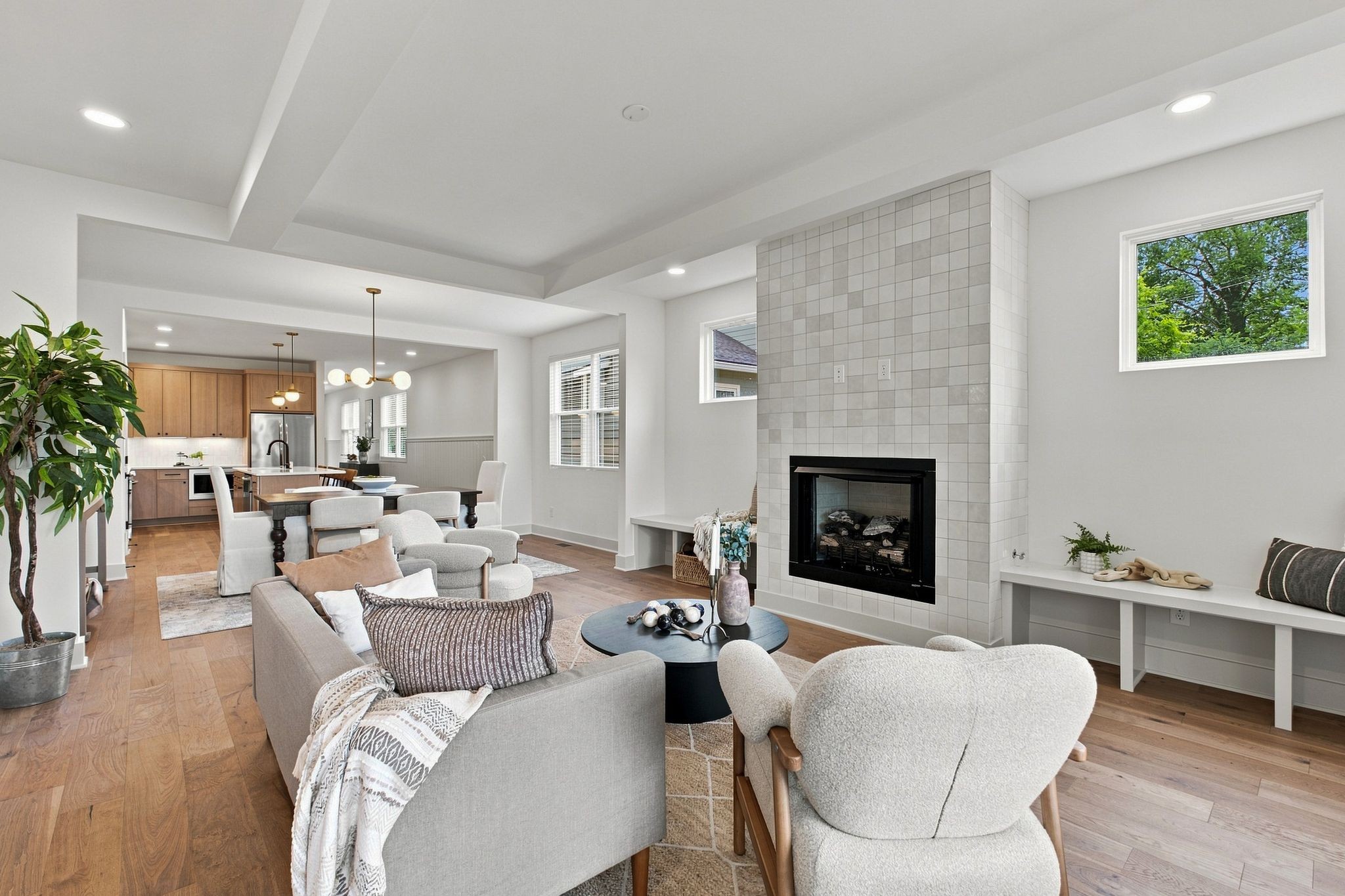 2915A Davis Ave