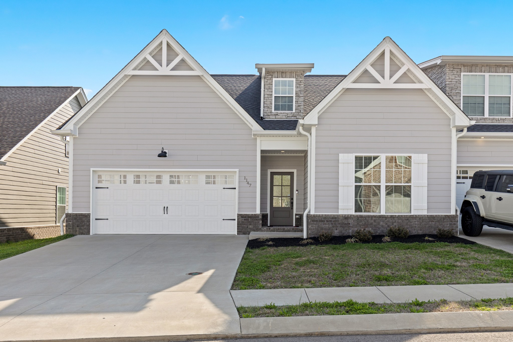 1147 Malinda Ln