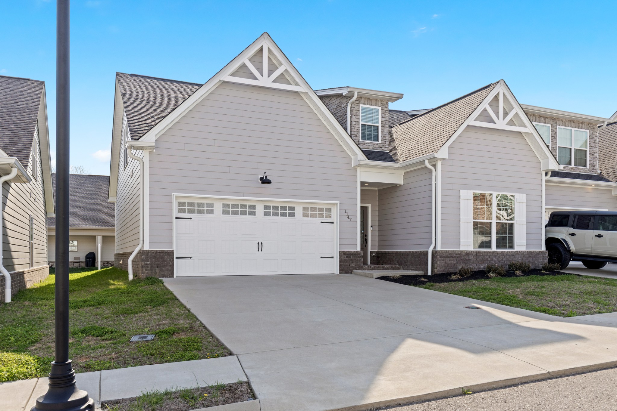 1147 Malinda Ln