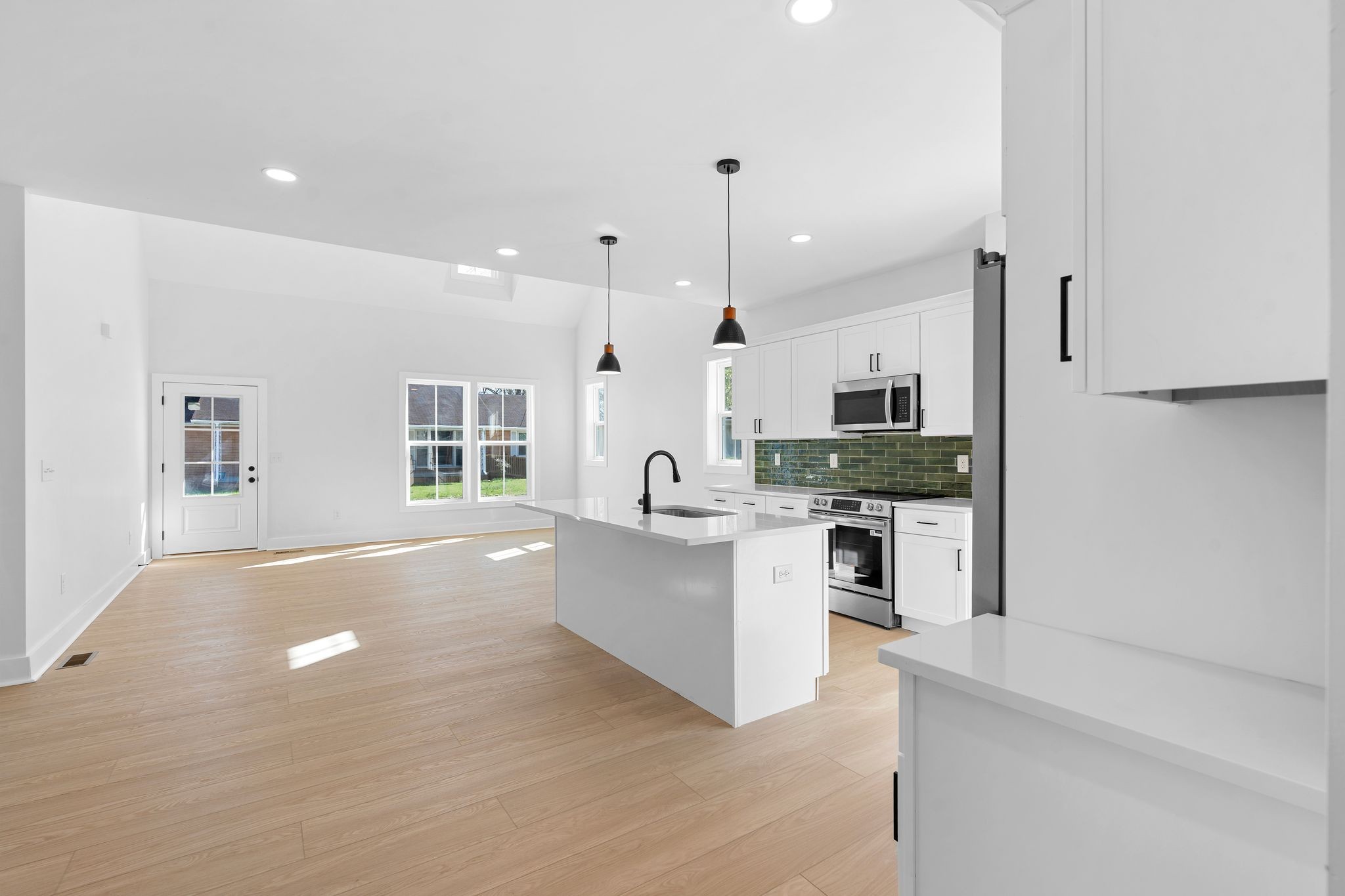 930 Glass St