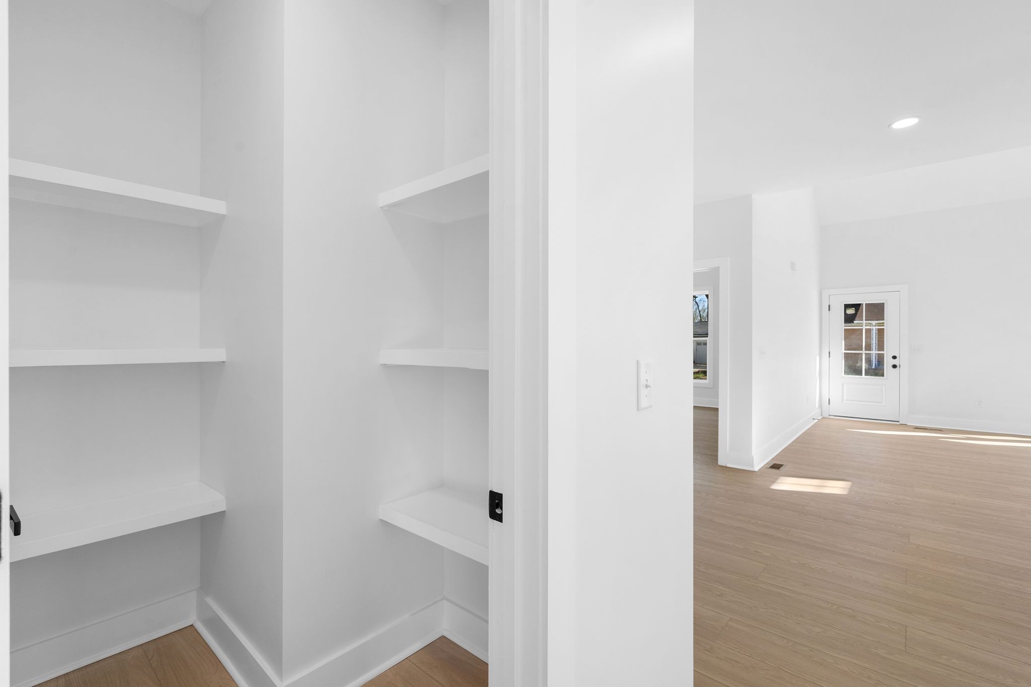 930 Glass St