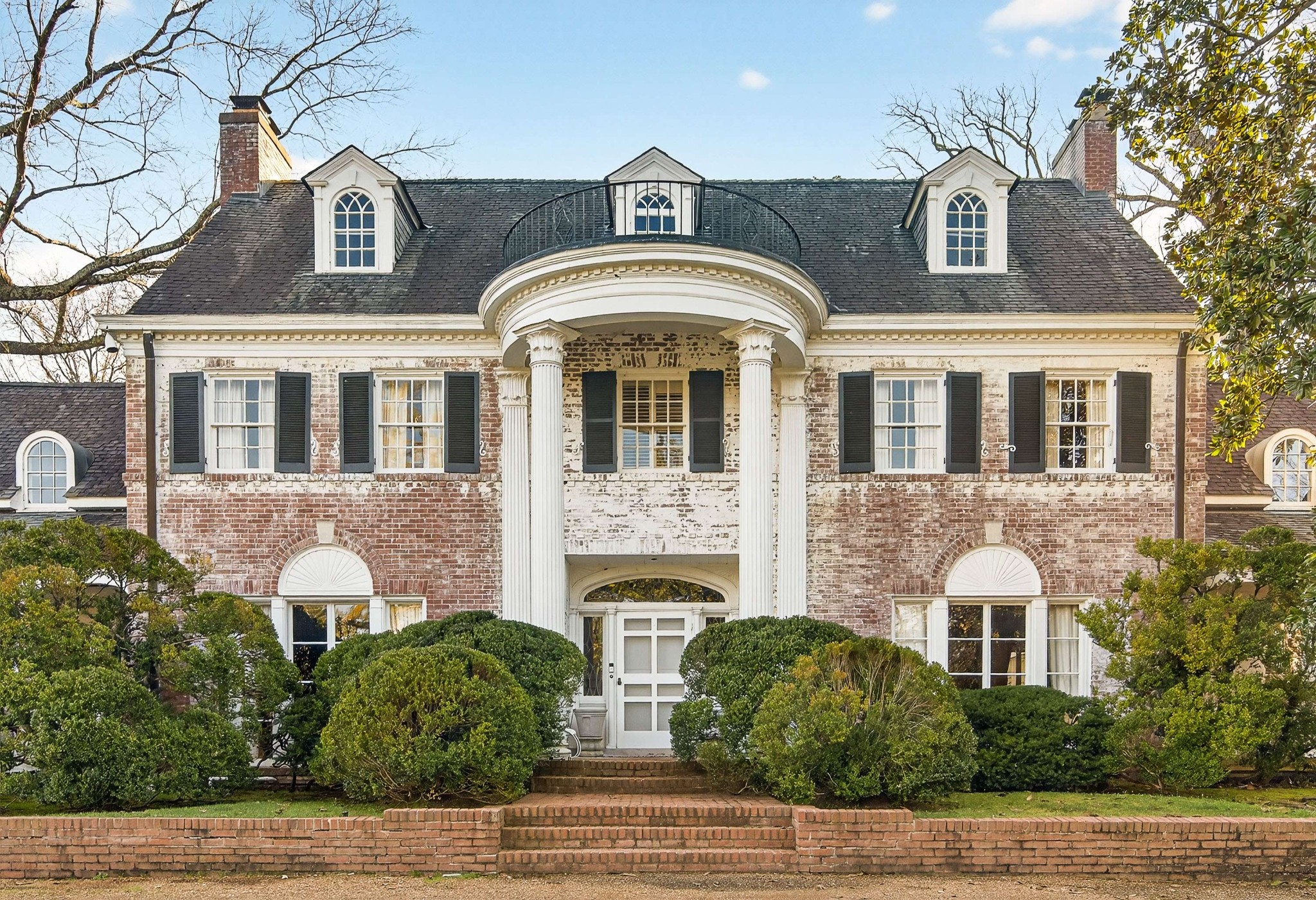 225 Deer Park Dr