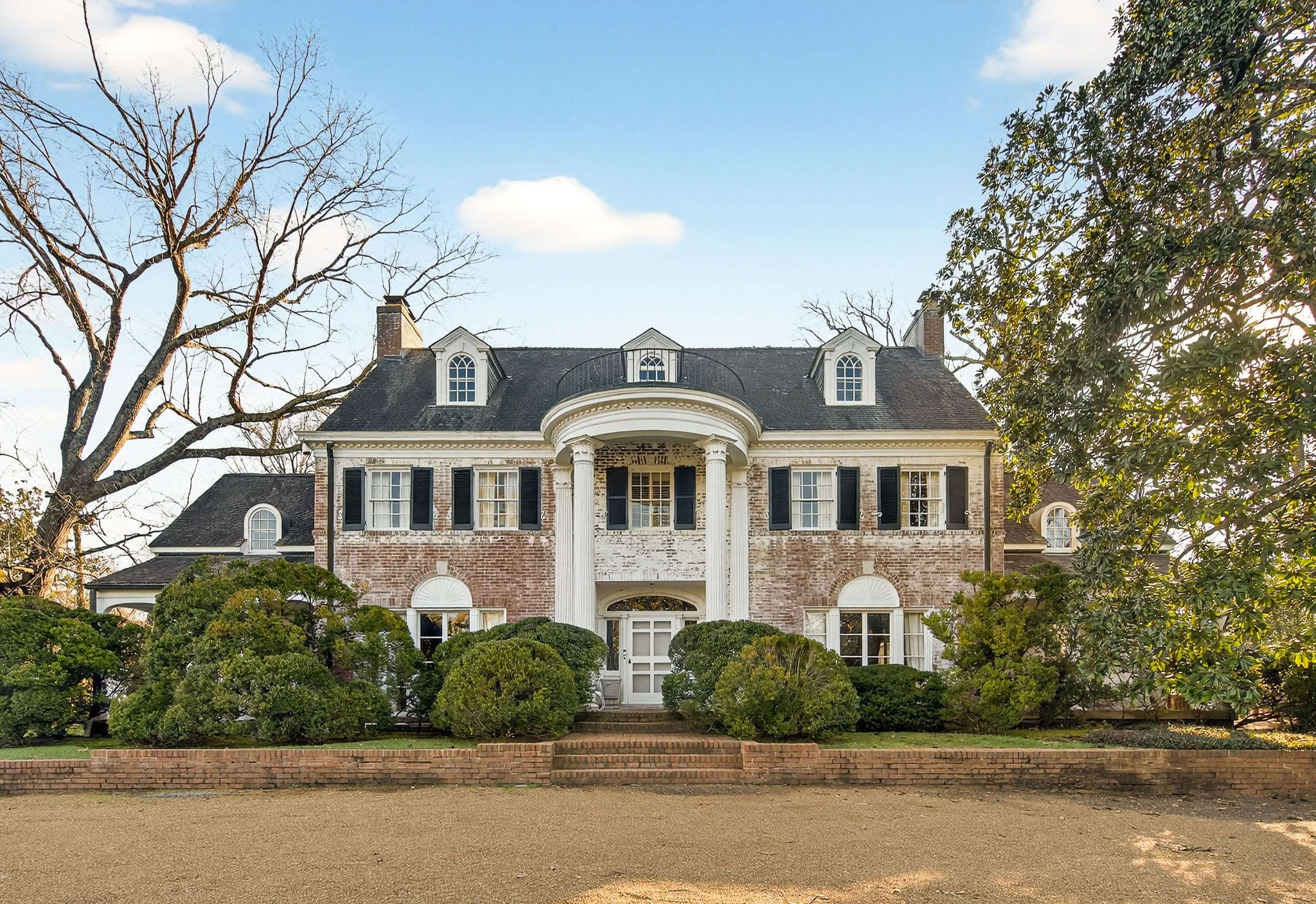 225 Deer Park Dr