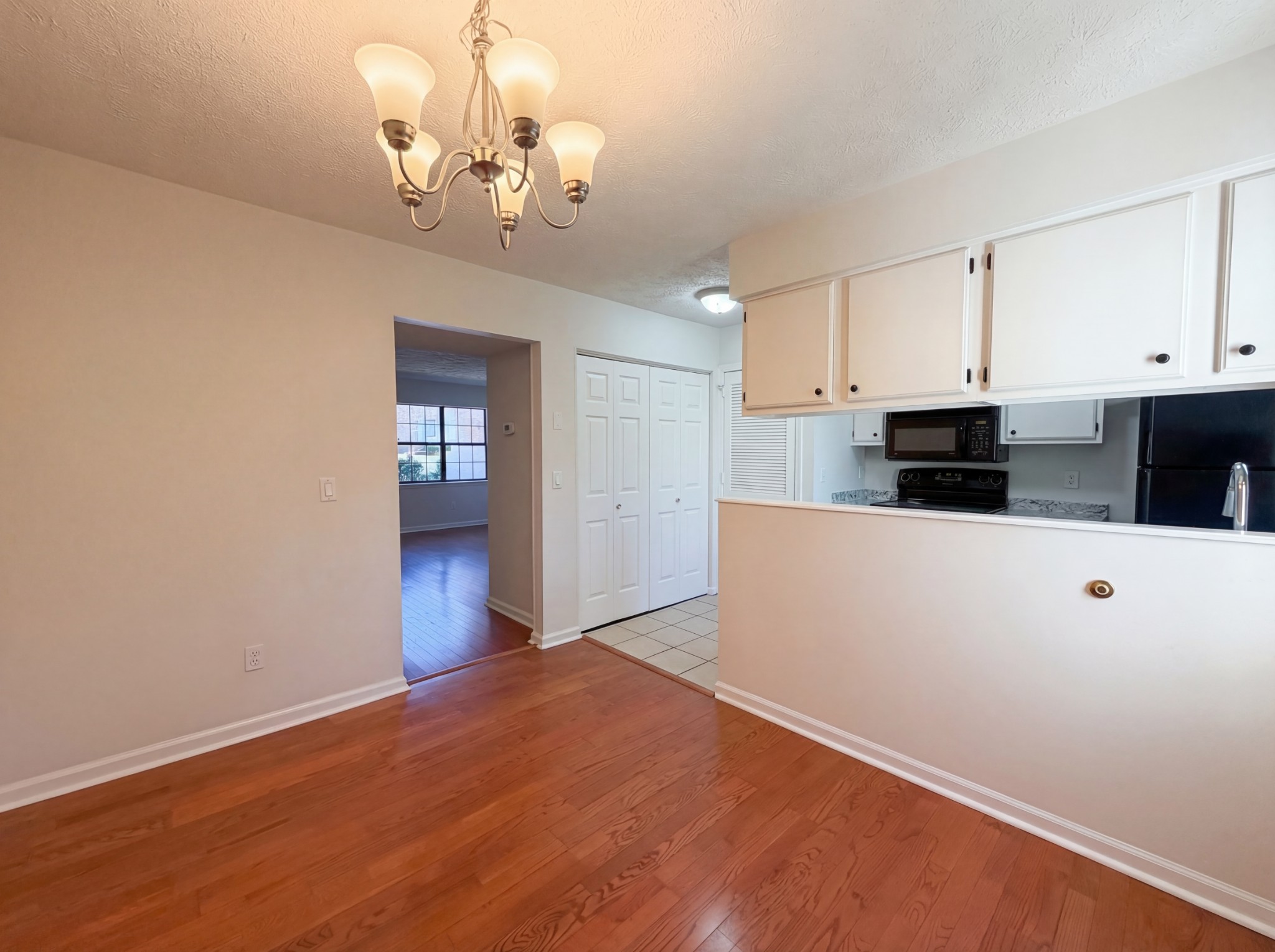 211 Thistle Ln