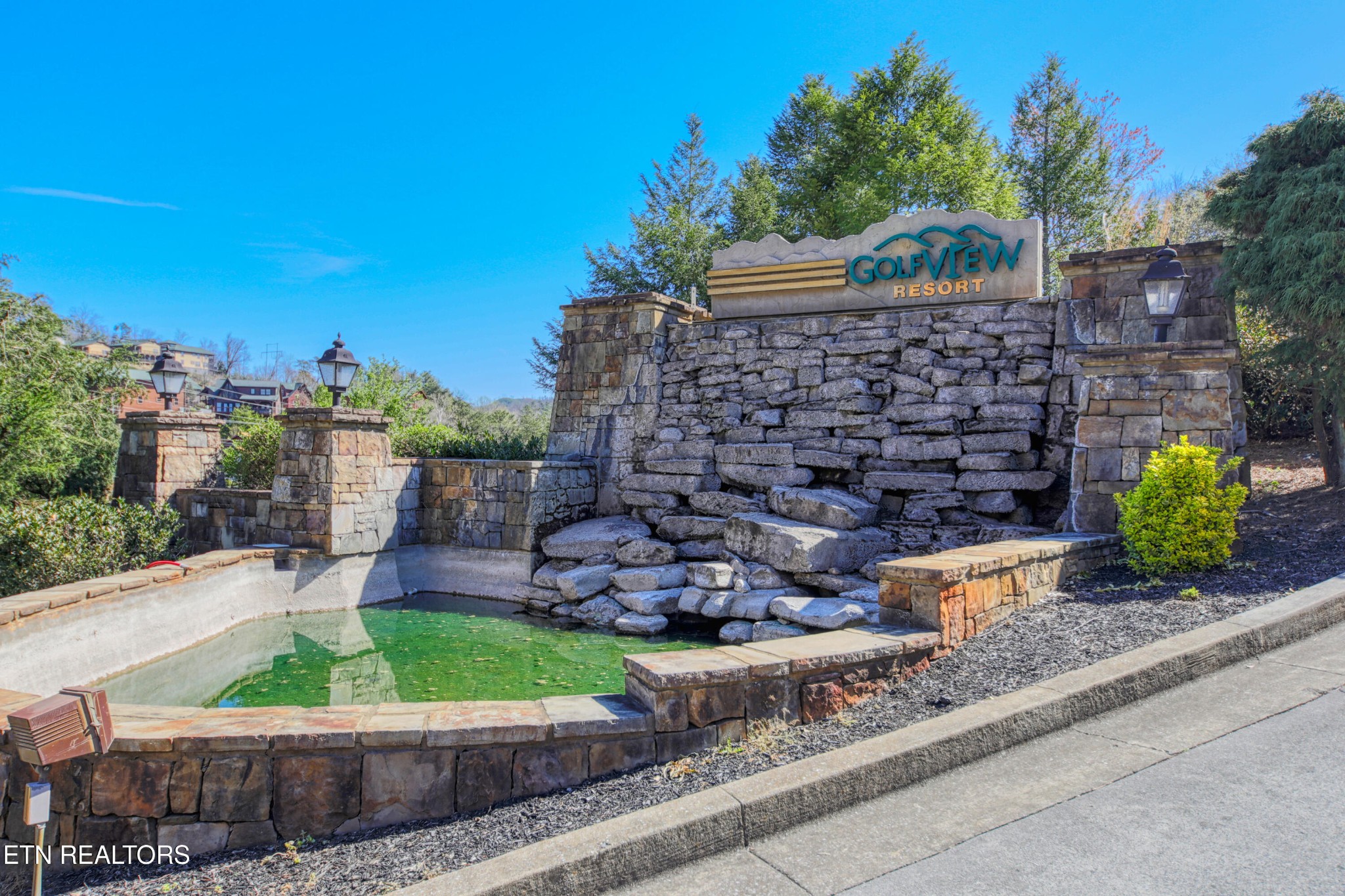 830 Golf View Blvd