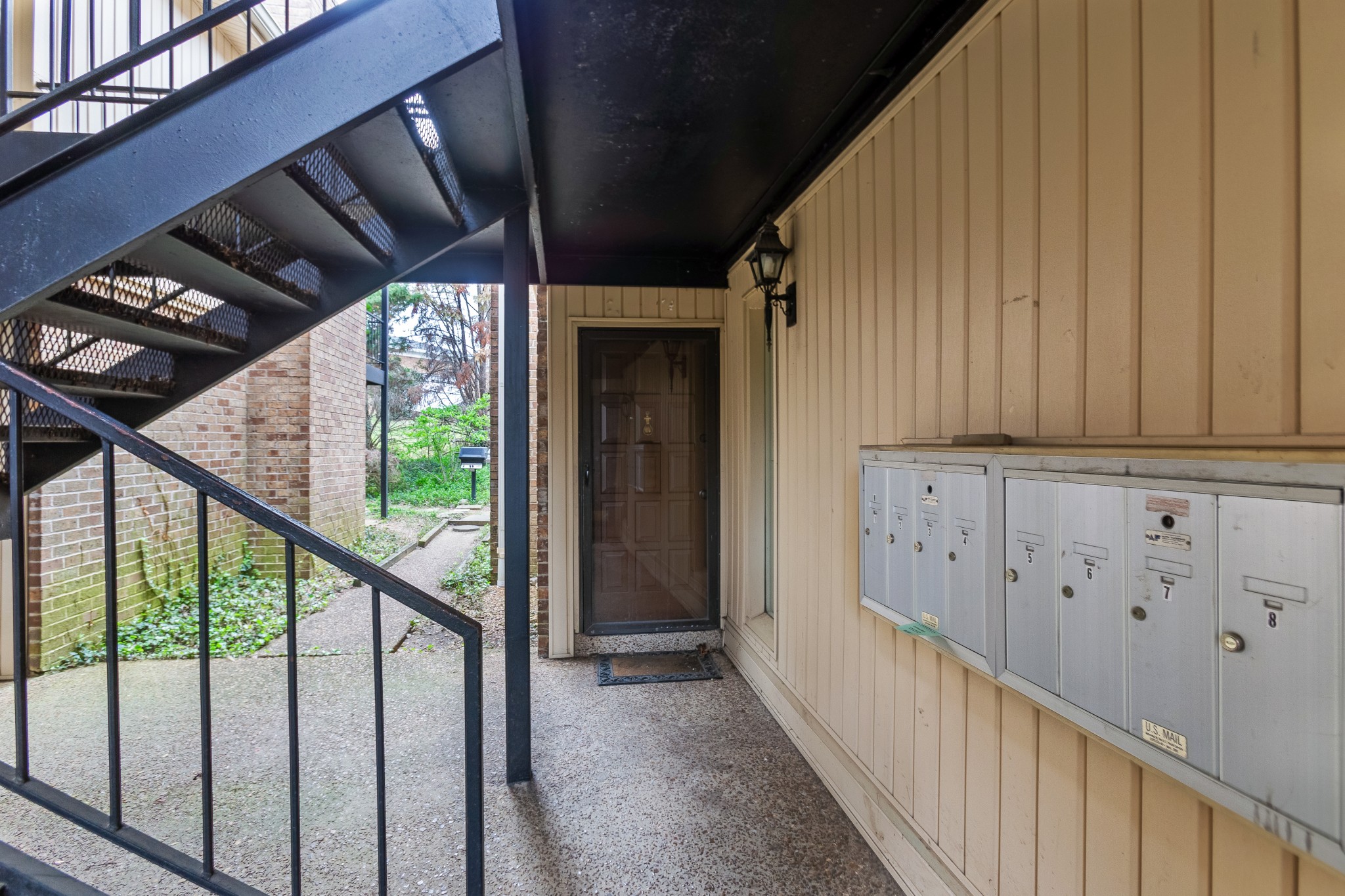 2116 Hobbs Rd