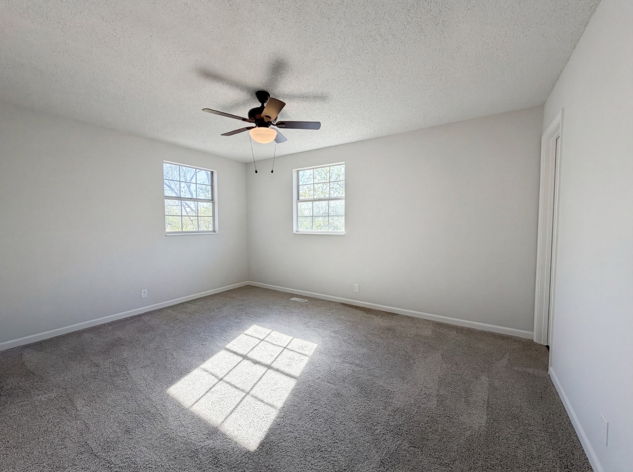 5148 Roxborough Dr