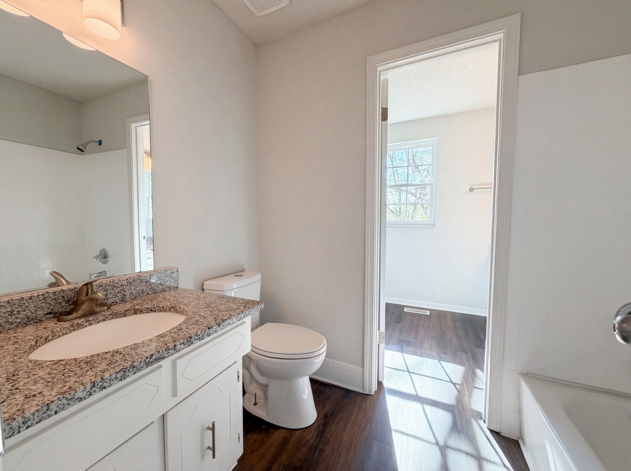 5148 Roxborough Dr