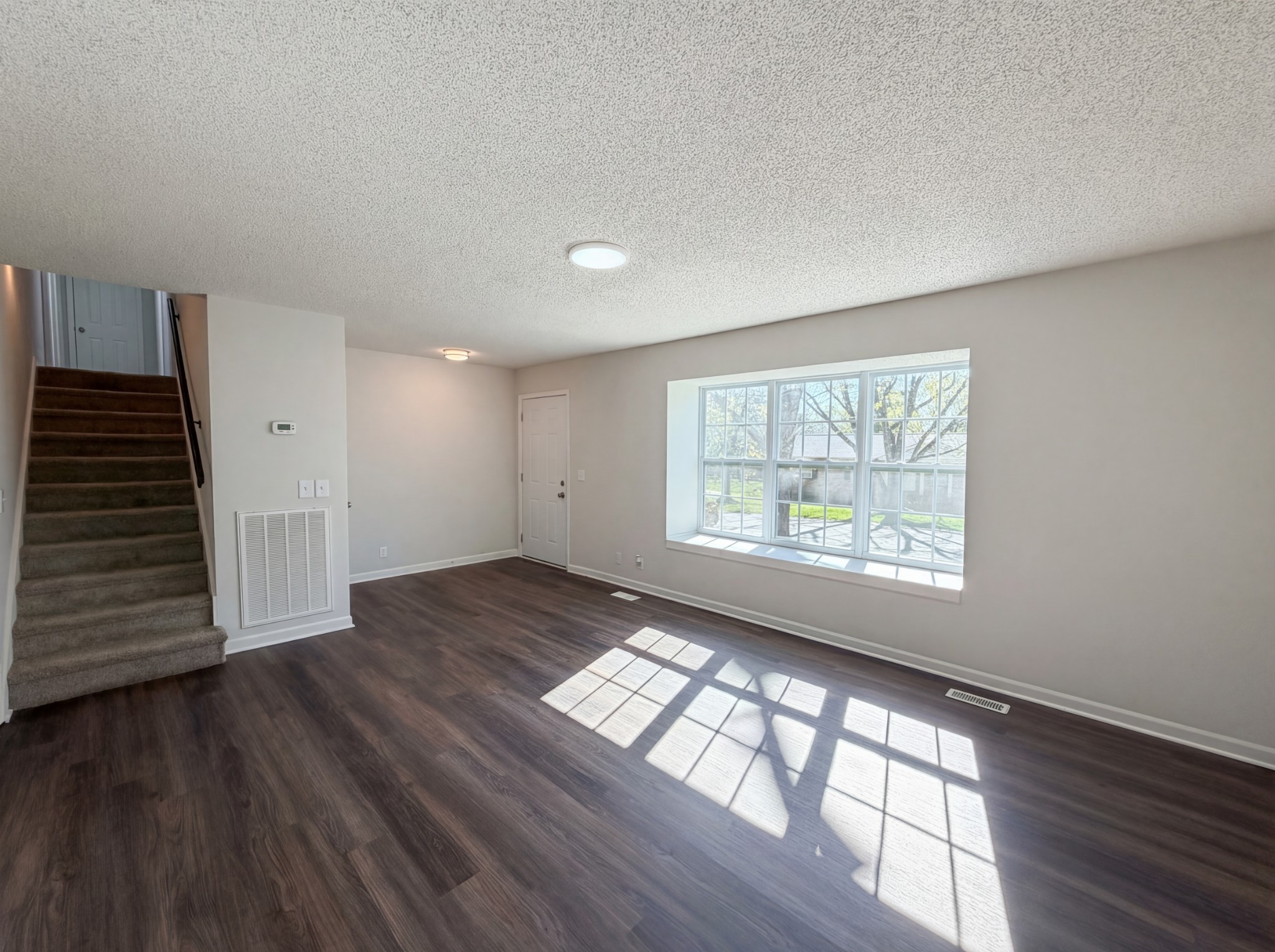 5148 Roxborough Dr
