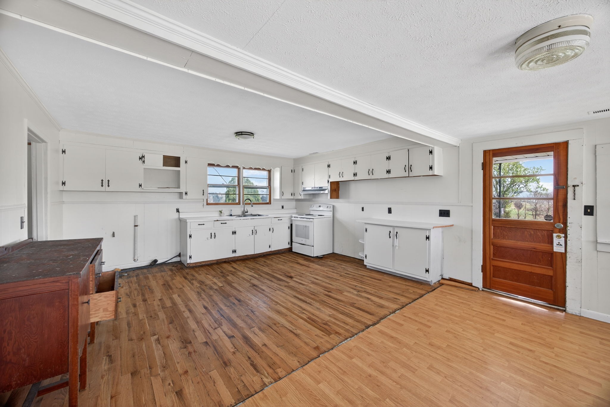 1298 S Bunker Hill Rd